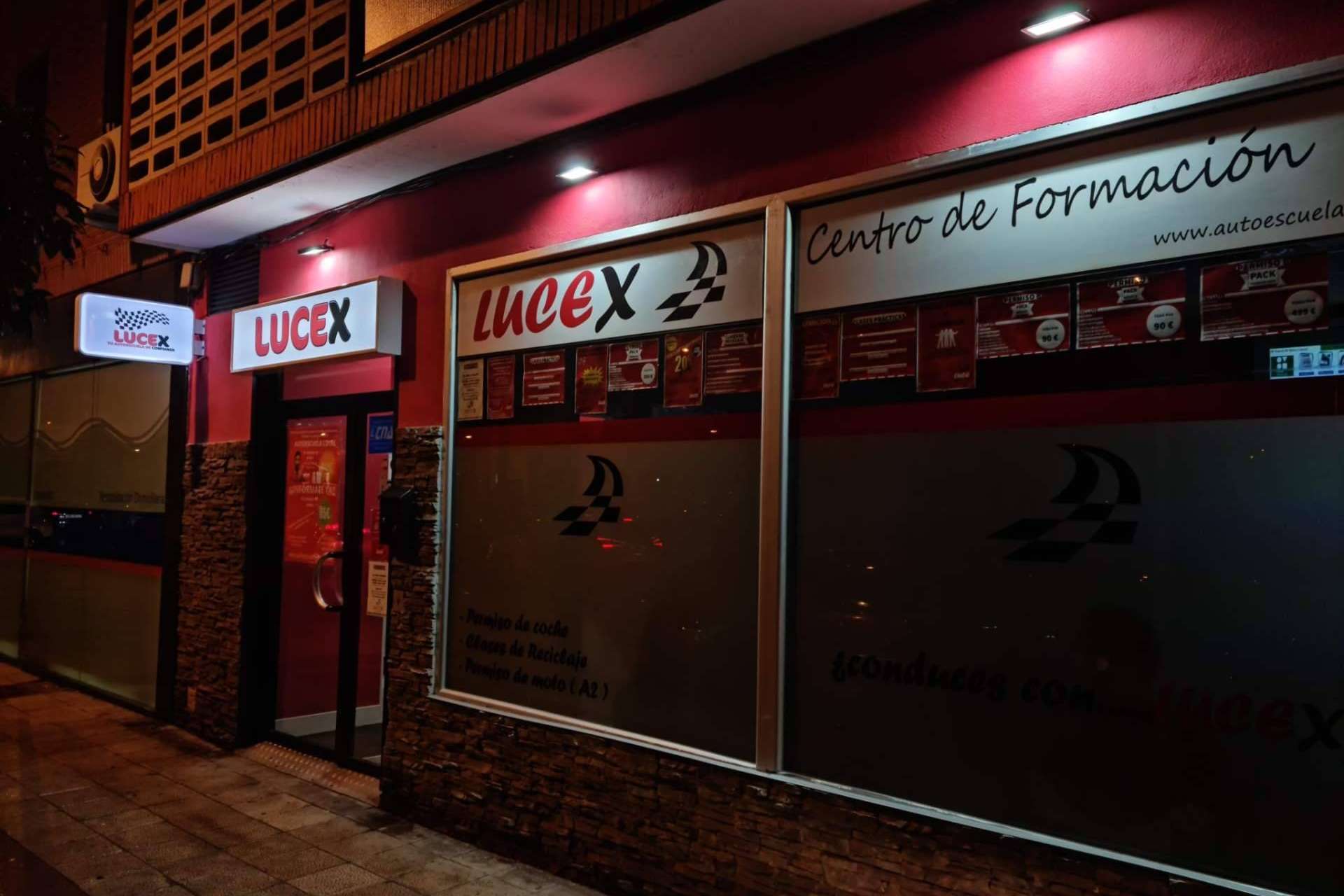 Las ventajas de obtener el permiso de moto A2 con la ayuda de Autoescuela Lucex