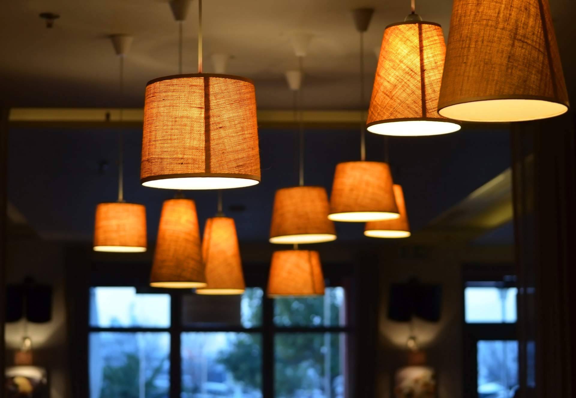 La tienda de electricidad presenta un nuevo catálogo con lámparas de techo LED