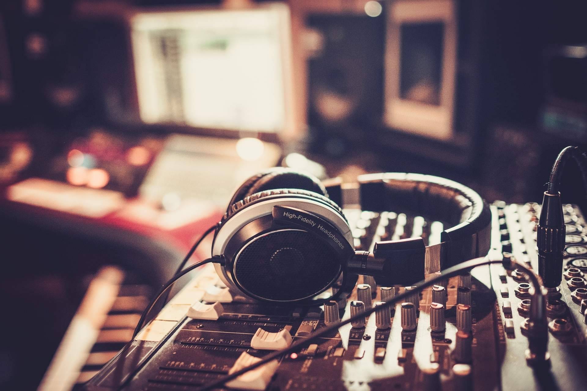 Todas las ventajas de los servicios de mezcla y mastering de Mezclaka Studios