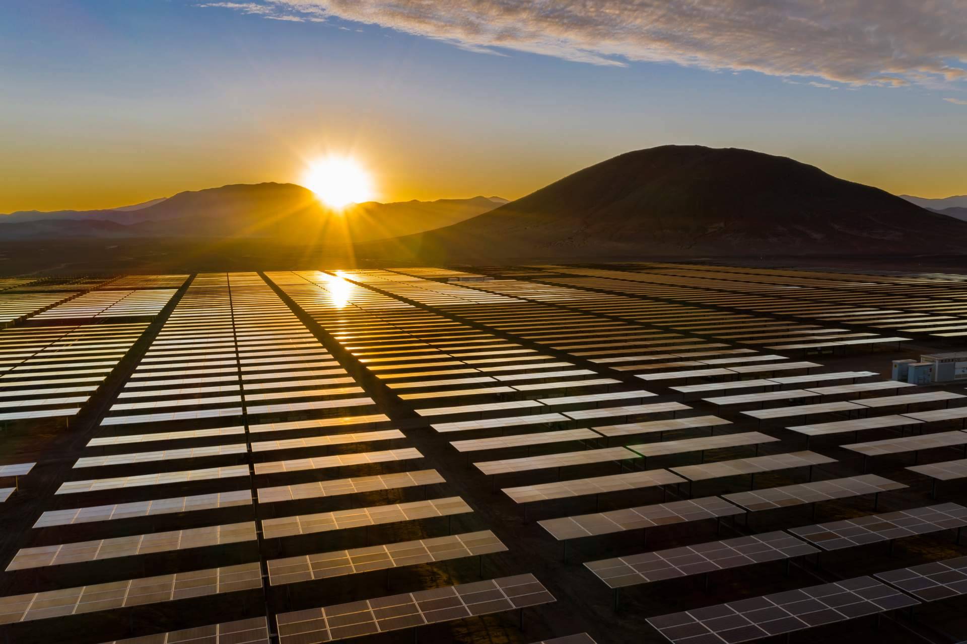 Los paneles solares, un medio para producir electricidad con energía solar fotovoltaica