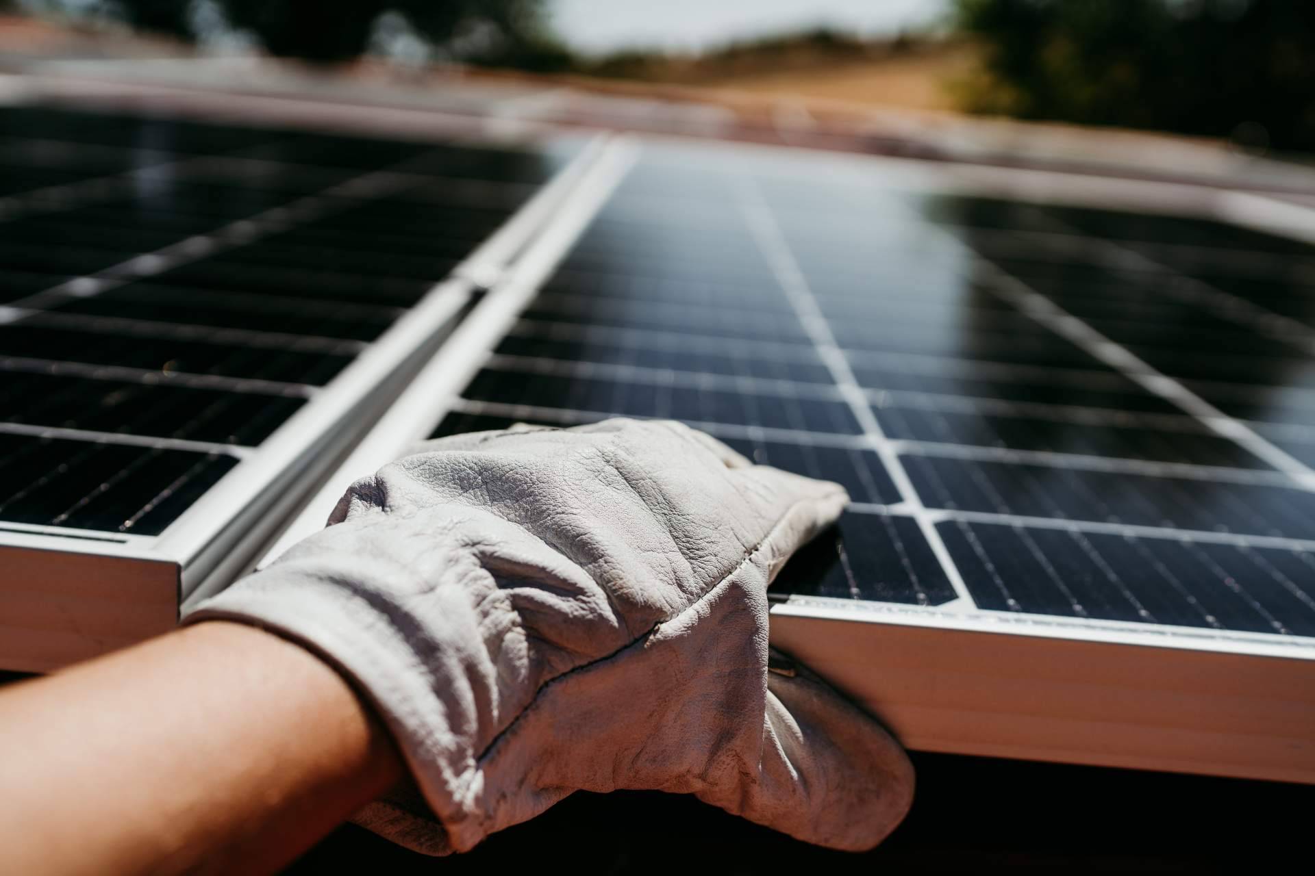 Tomca-Solar ofrece el servicio de batería virtual para potenciar el autoconsumo solar y el ahorro energético