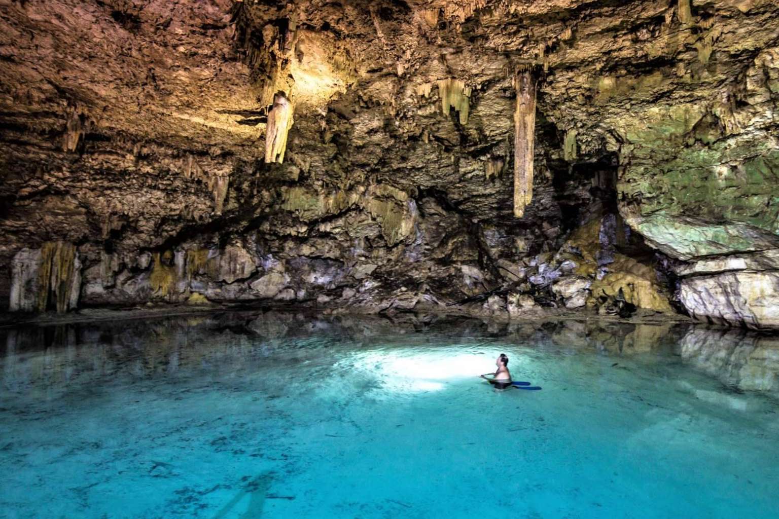 La propuesta de Tierras Mayas, una experiencia inmersiva en los cenotes