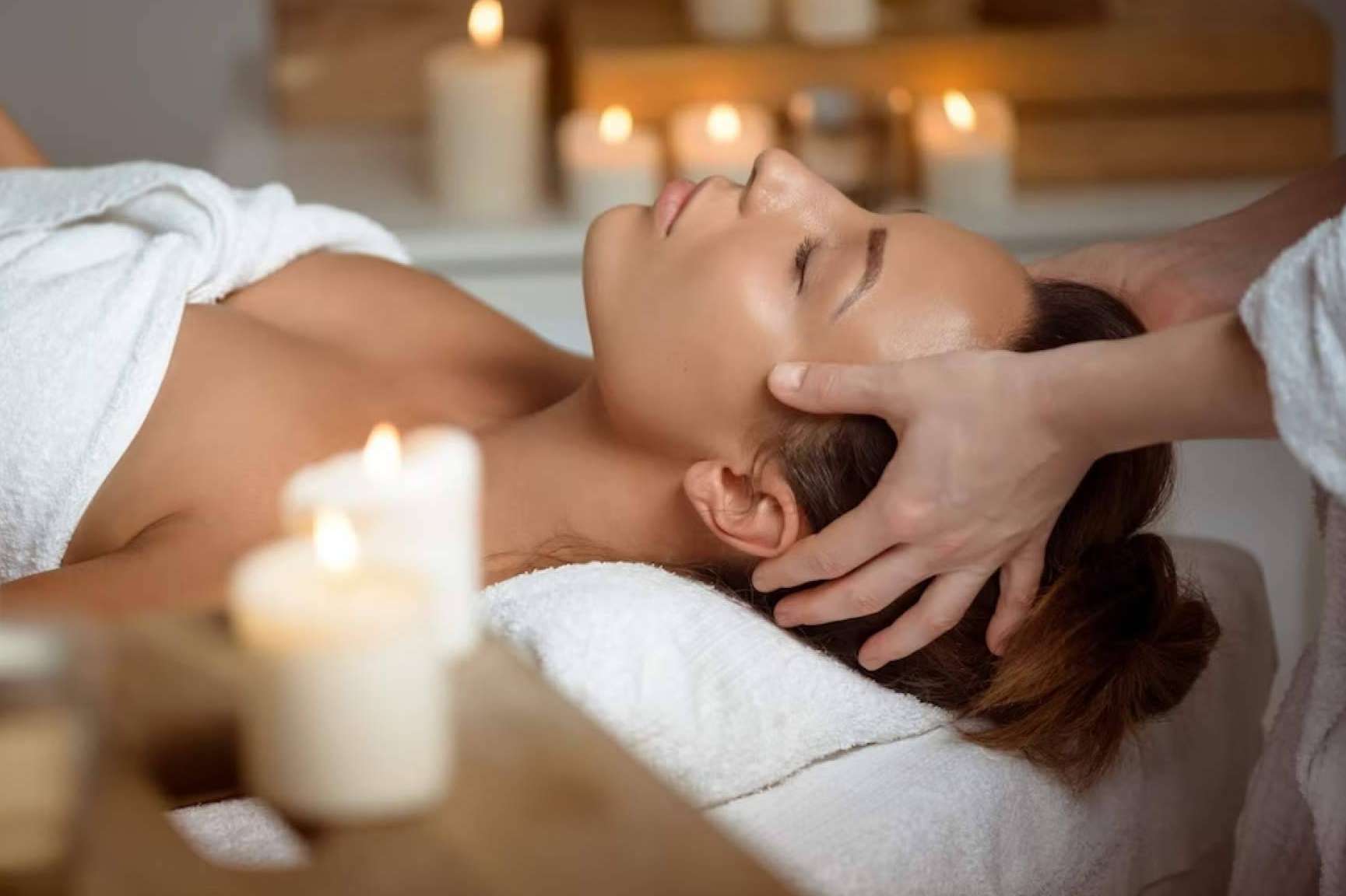 Los cursos de Estética y Maquillaje Profesional de Vicky Moraleda que incluyen no sólo la parte técnica y práctica sino también conocimientos sobre emprendimiento