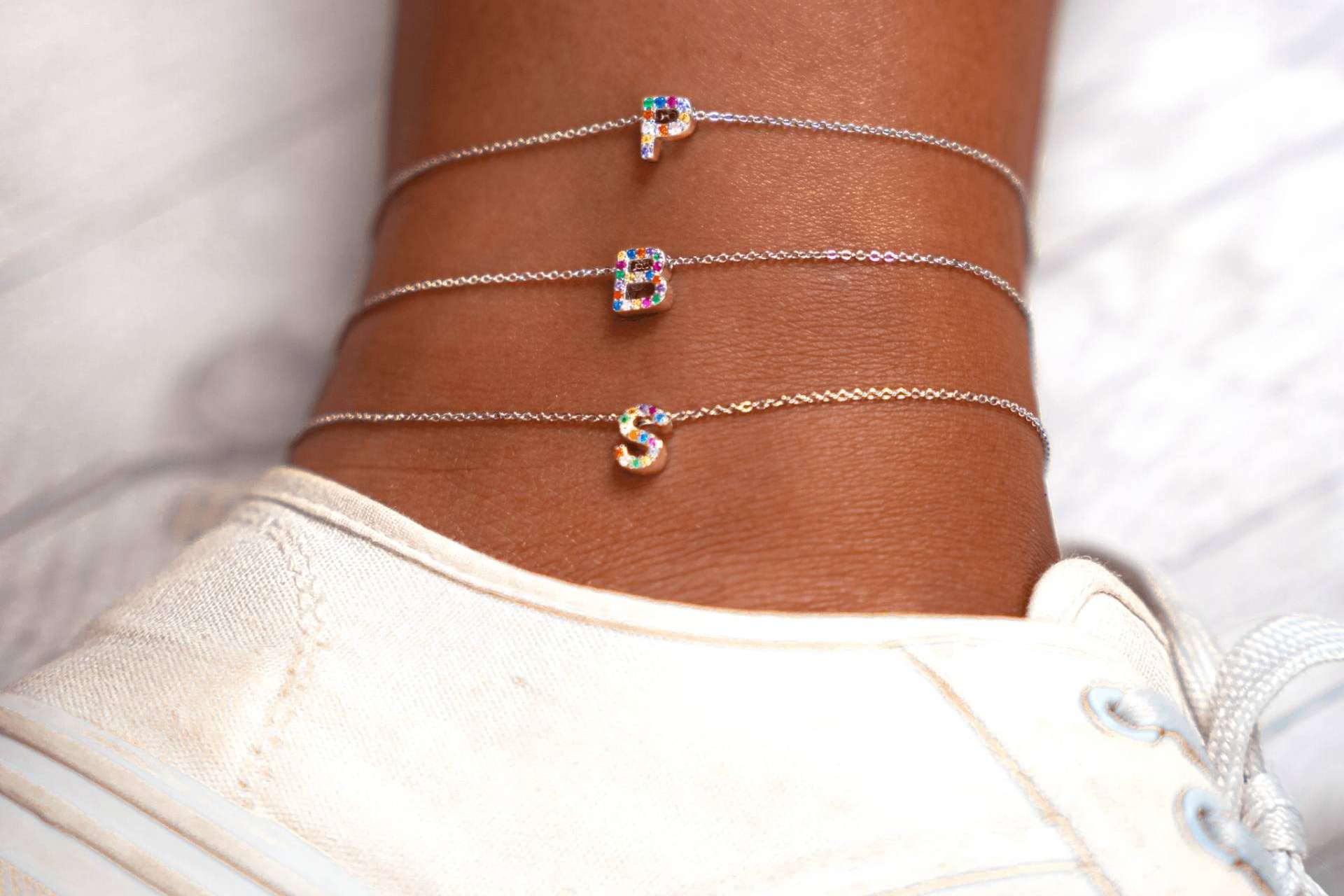 La presentación de la novedosa colección de tobilleras para verano de la joyería Le Petite Marie
