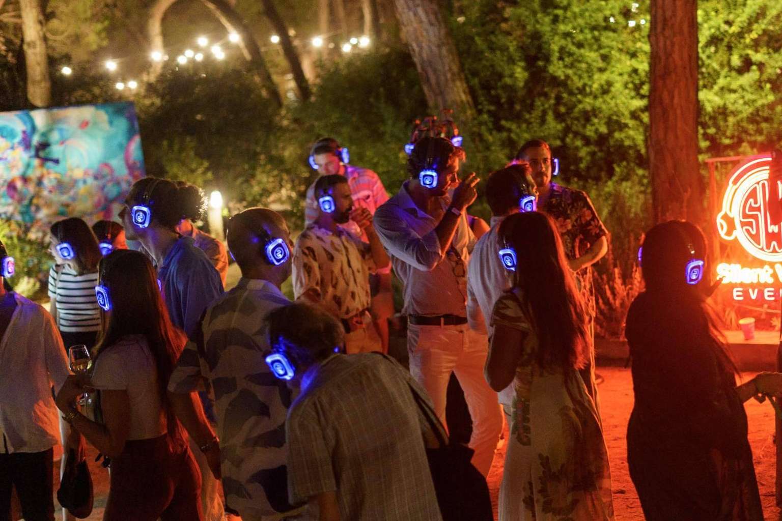 La Mega Silent Disco Gavá Playa, la fiesta de San Juan que tendrá 3 escenarios, 10 artistas con música, artes visuales y gastronomía