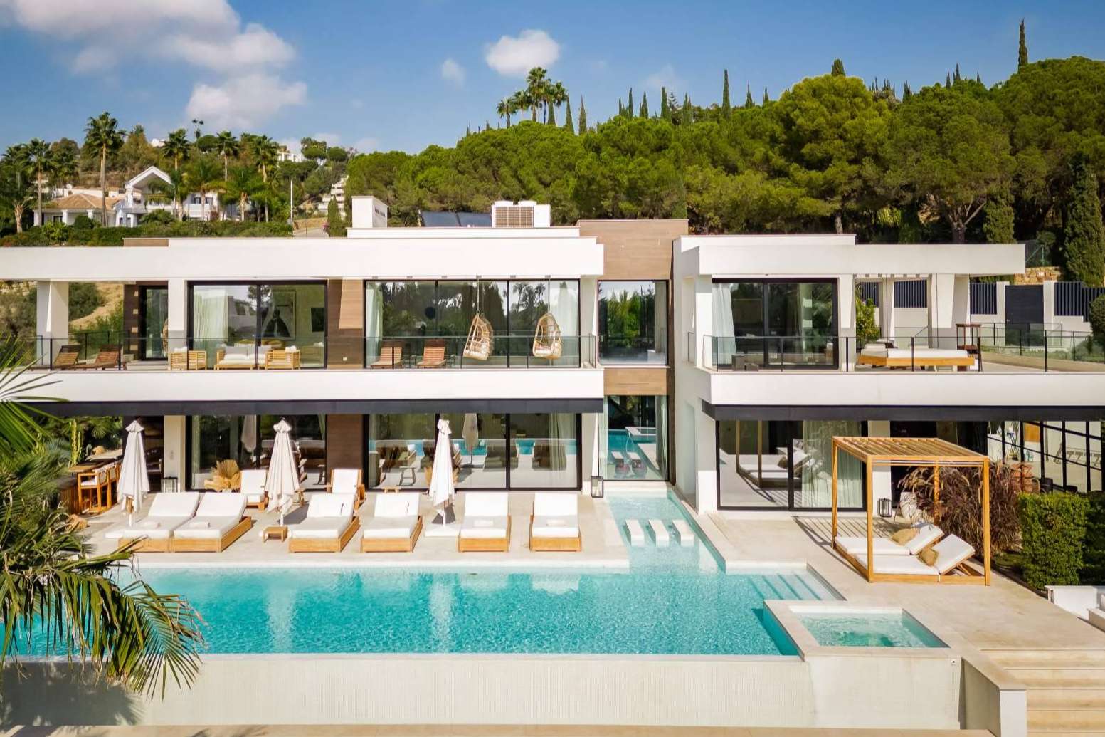 El destino predilecto de las vacaciones de los futbolistas, Amarante indica las últimas tendencias en villas de lujo en el Mar Mediterráneo