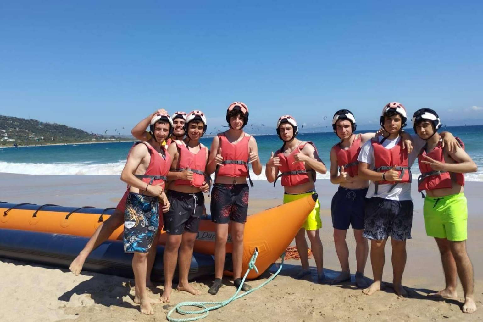 Campamentos de verano para adolescentes en la playa de Tarifa, con Tarifa Kitesurf Camp