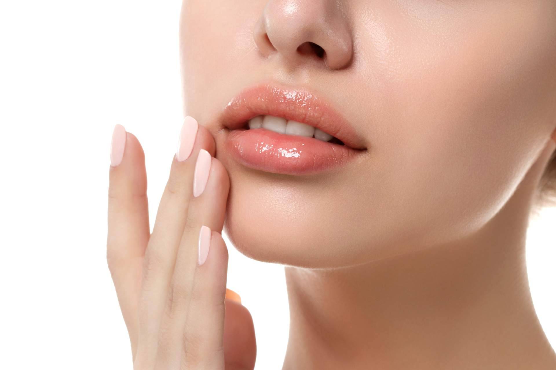 Hidratación de labios con ácido hialurónico en España con el tratamiento de 360Clinics