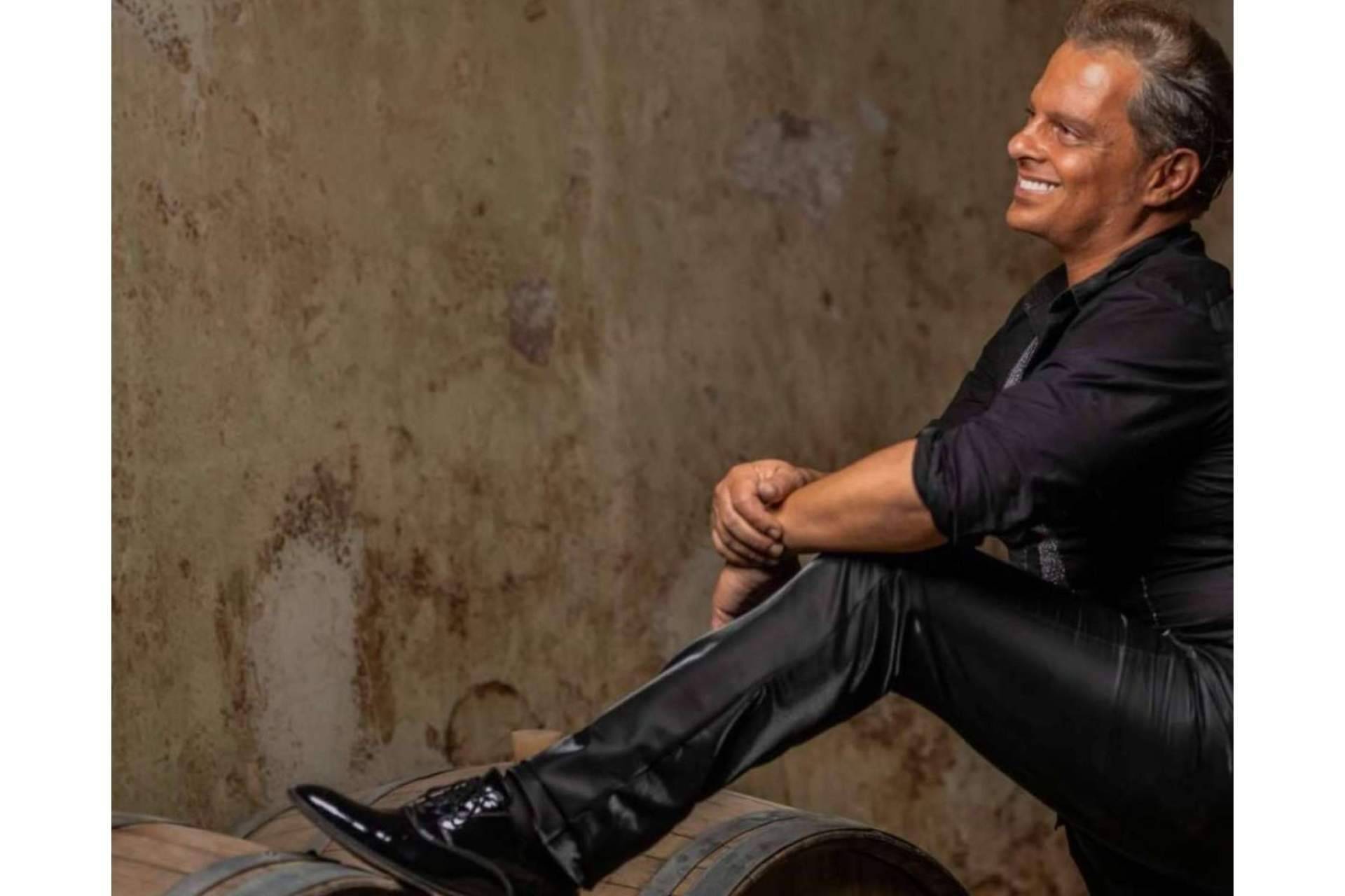 Para los fanáticos de Luis Miguel, Luis Miguel 2 ofrece un regalo original y especial