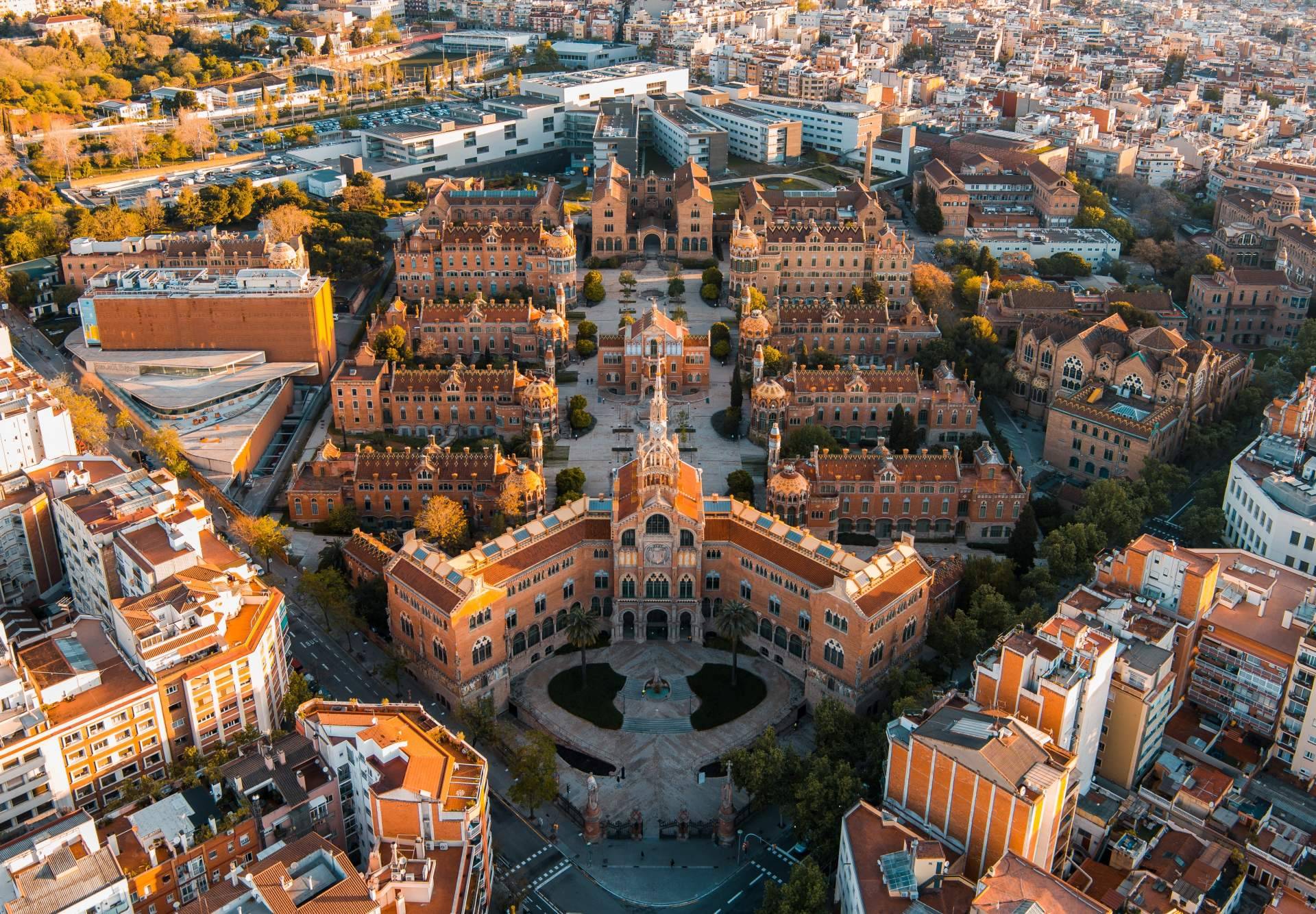 Descubrir uno de los mejores tesoros del Modernismo catalán en un tour guiado, el Hospital de Sant Pau