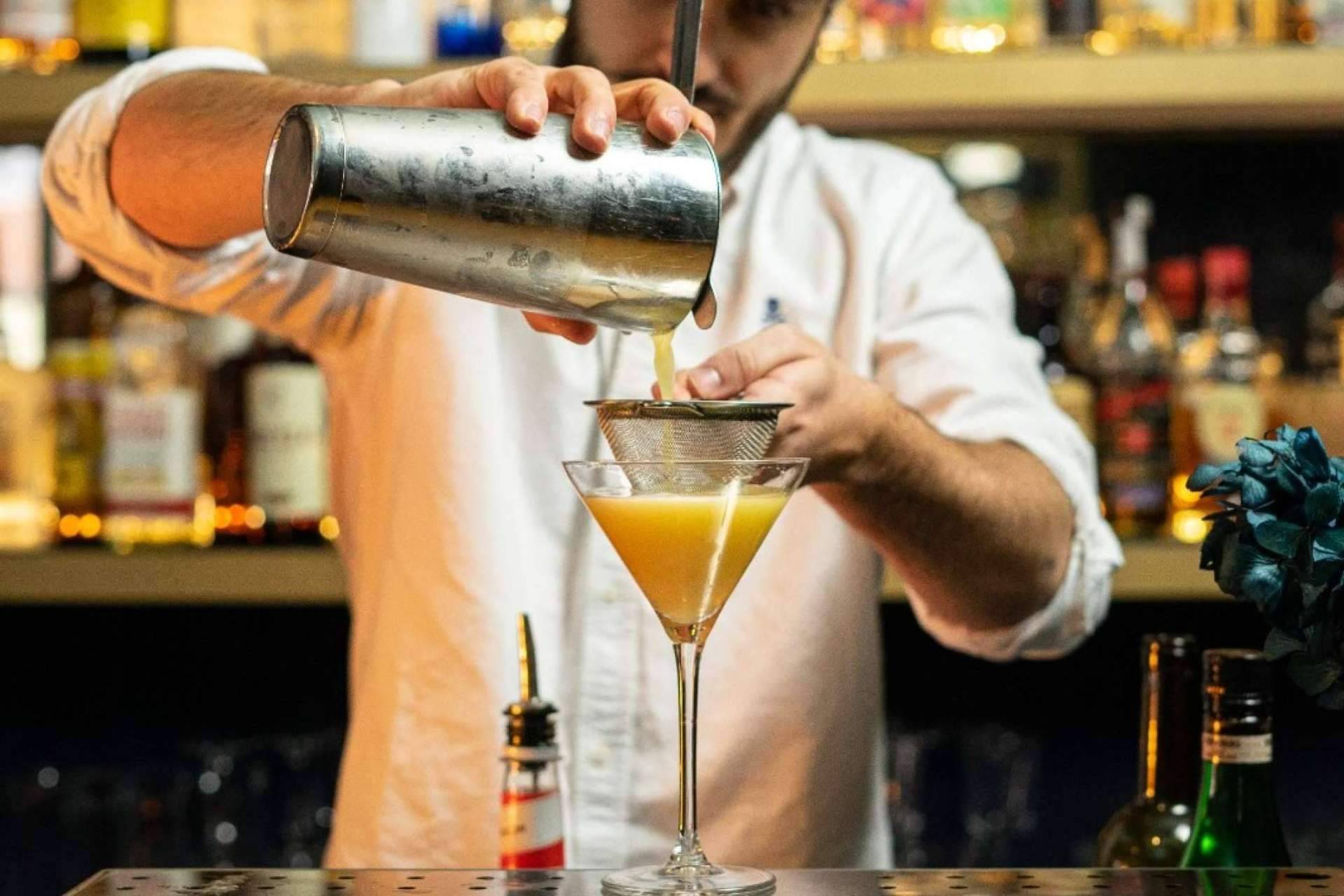 Revelando las claves y secretos que hacen famoso al Curso de Bartender Profesional de la Escuela de Coctelería de Madrid (ESCOM)