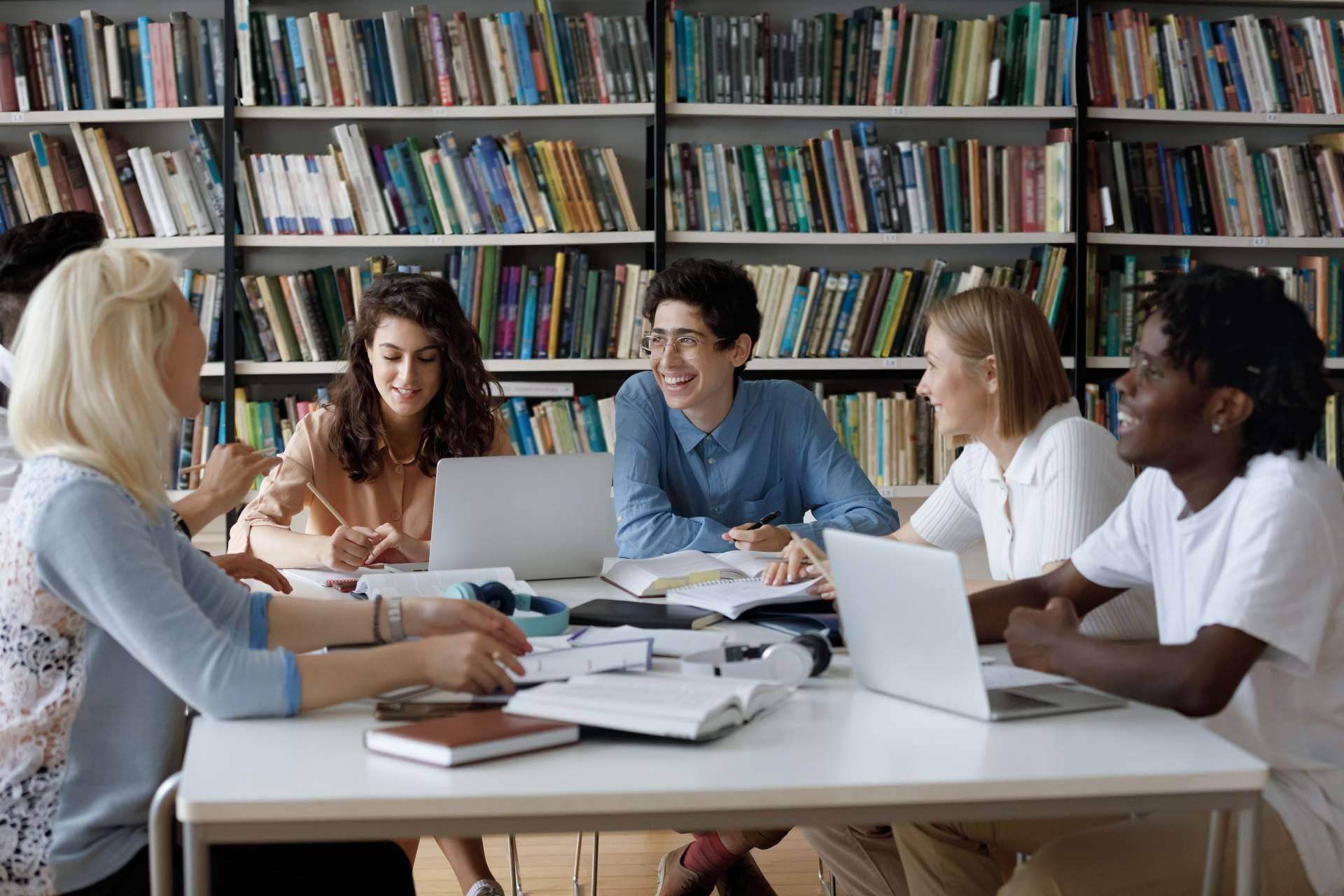 Técnicas de estudio para estudiantes de todas las edades y niveles educativos en la academia Potencia Tu Estudio, con Joan López al frente