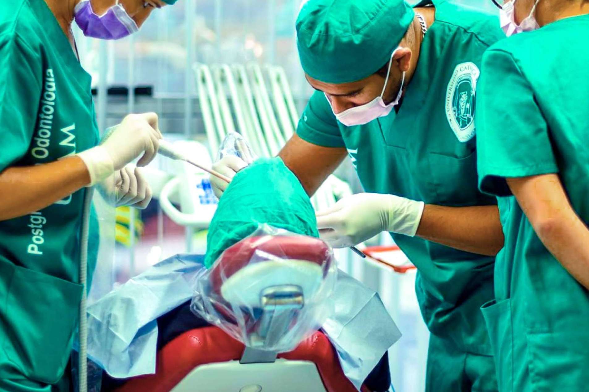 Postgrado en Odontología UCAM. Formarse de la mano de los grandes maestros de la odontología actual