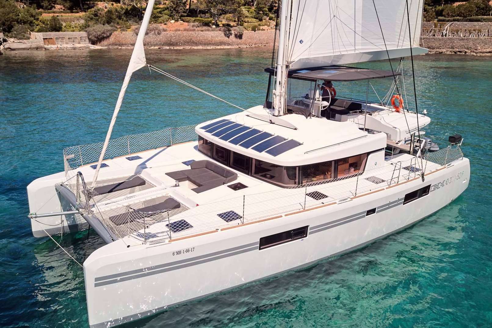 Navega por Ibiza ofrece el alquiler barco semana Ibiza