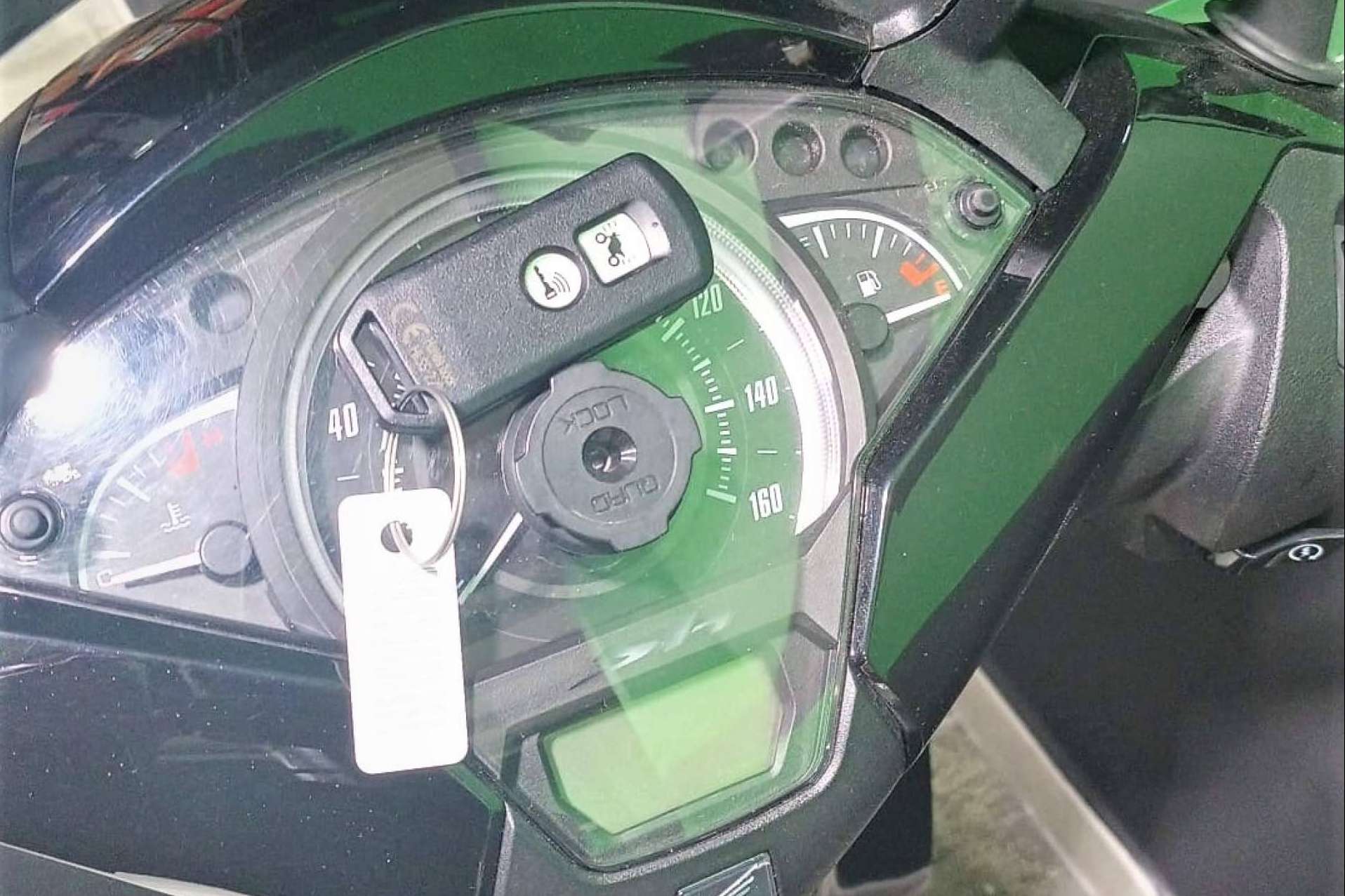 Las ventajas de conducir una moto respecto un coche en grandes ciudades, por EGINER