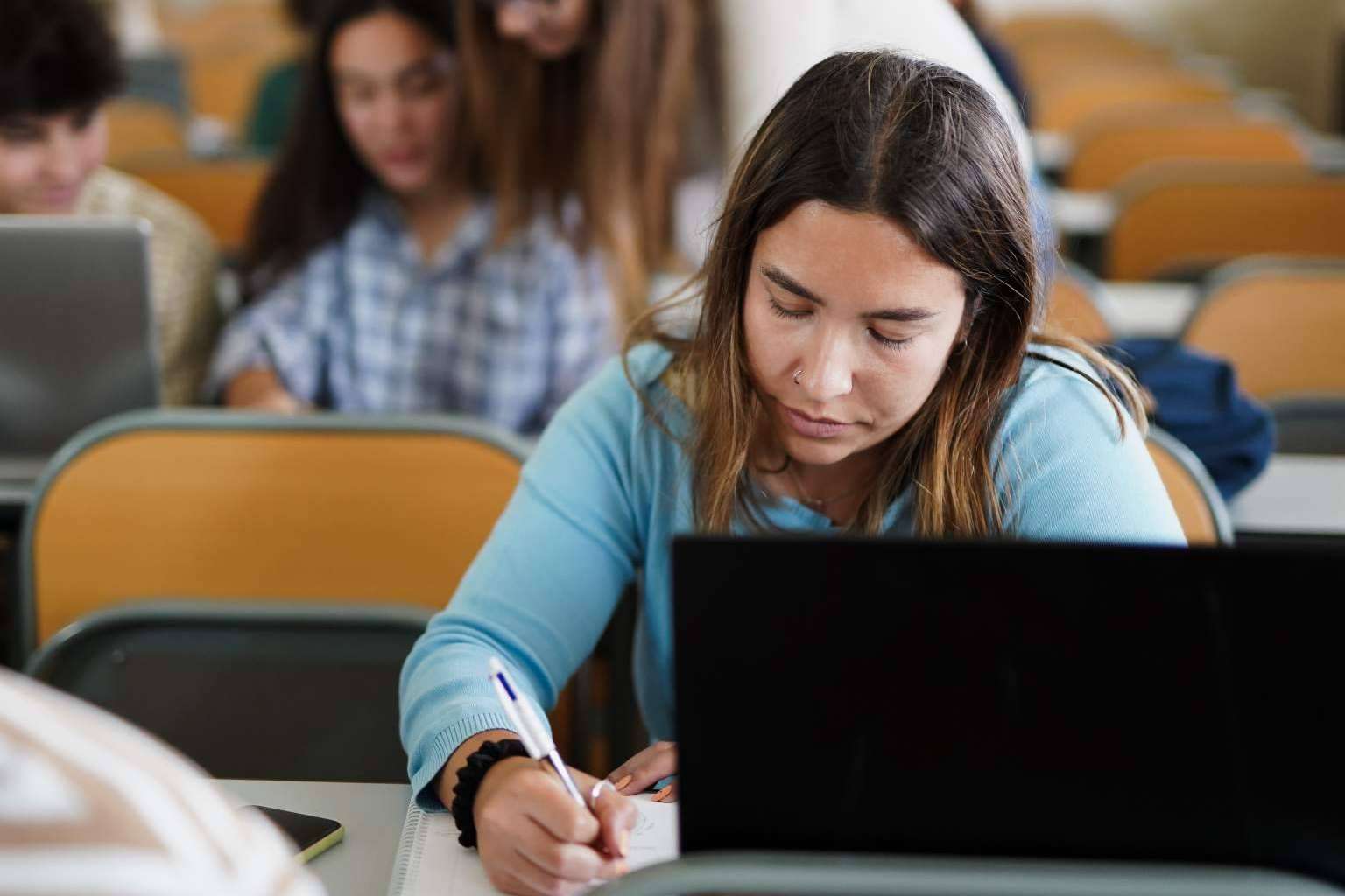 Por qué es importante la seguridad informática en centros educativos, por Bidaidea