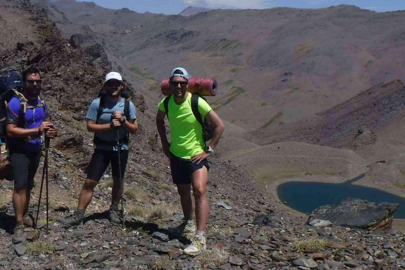 ¿Cómo aprovechar al máximo las rutas de senderismo en Granada?, con Guías Nevada