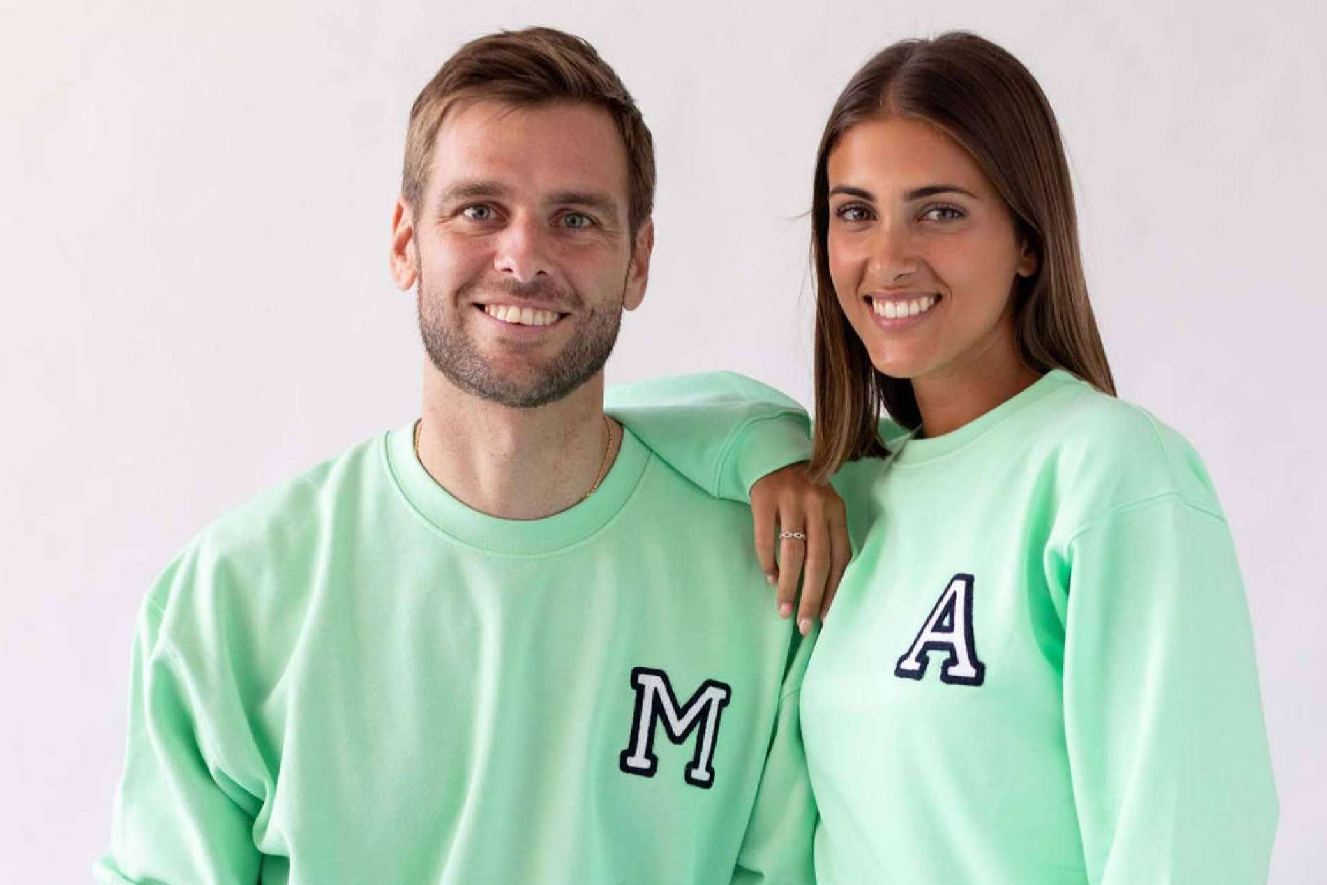 Las sudaderas unisex con letras personalizadas de Anitials
