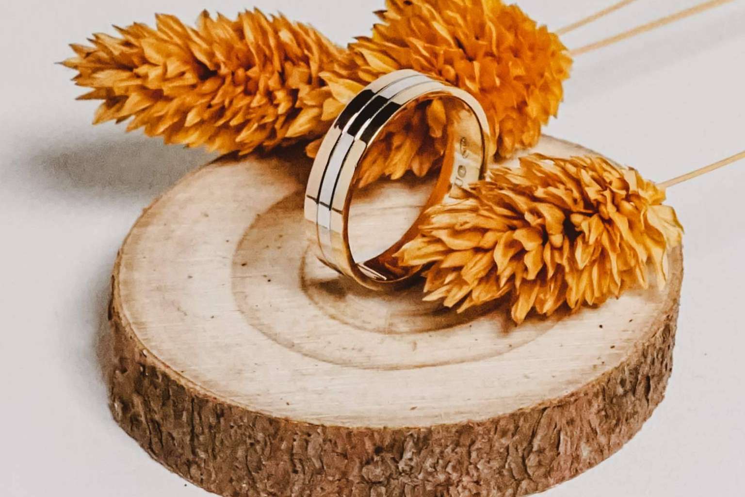Encontrar en Oro Alianzas la alianza de boda perfecta