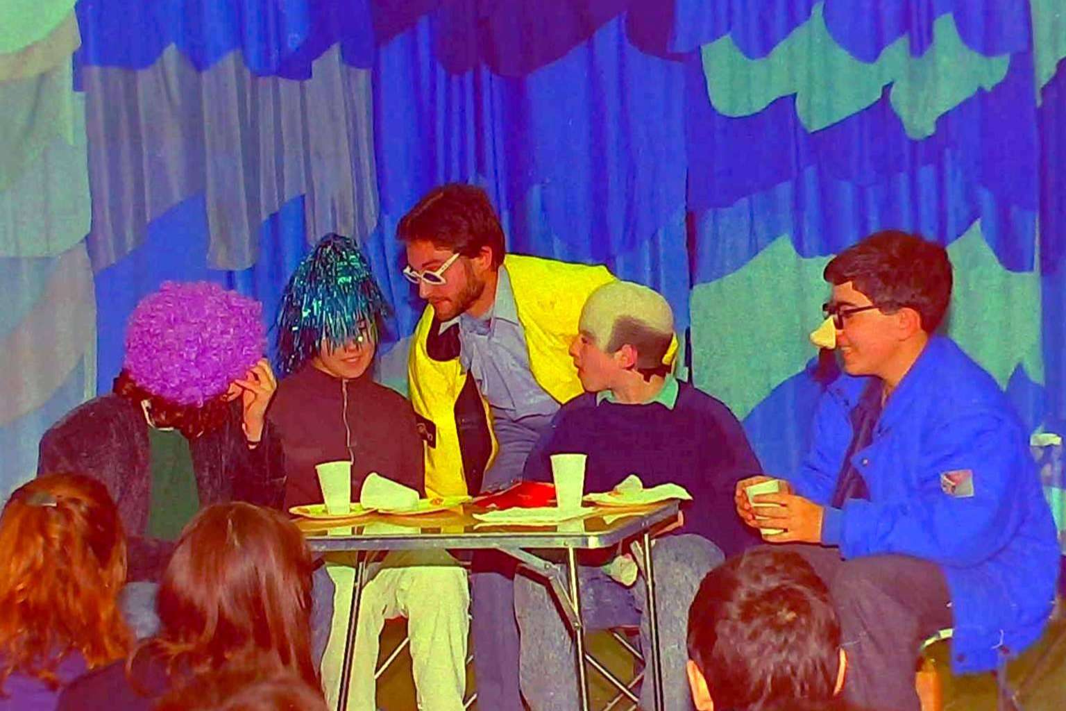 La historia de U de cuc teatre, el grupo de teatro infantil catalán que marcó una época