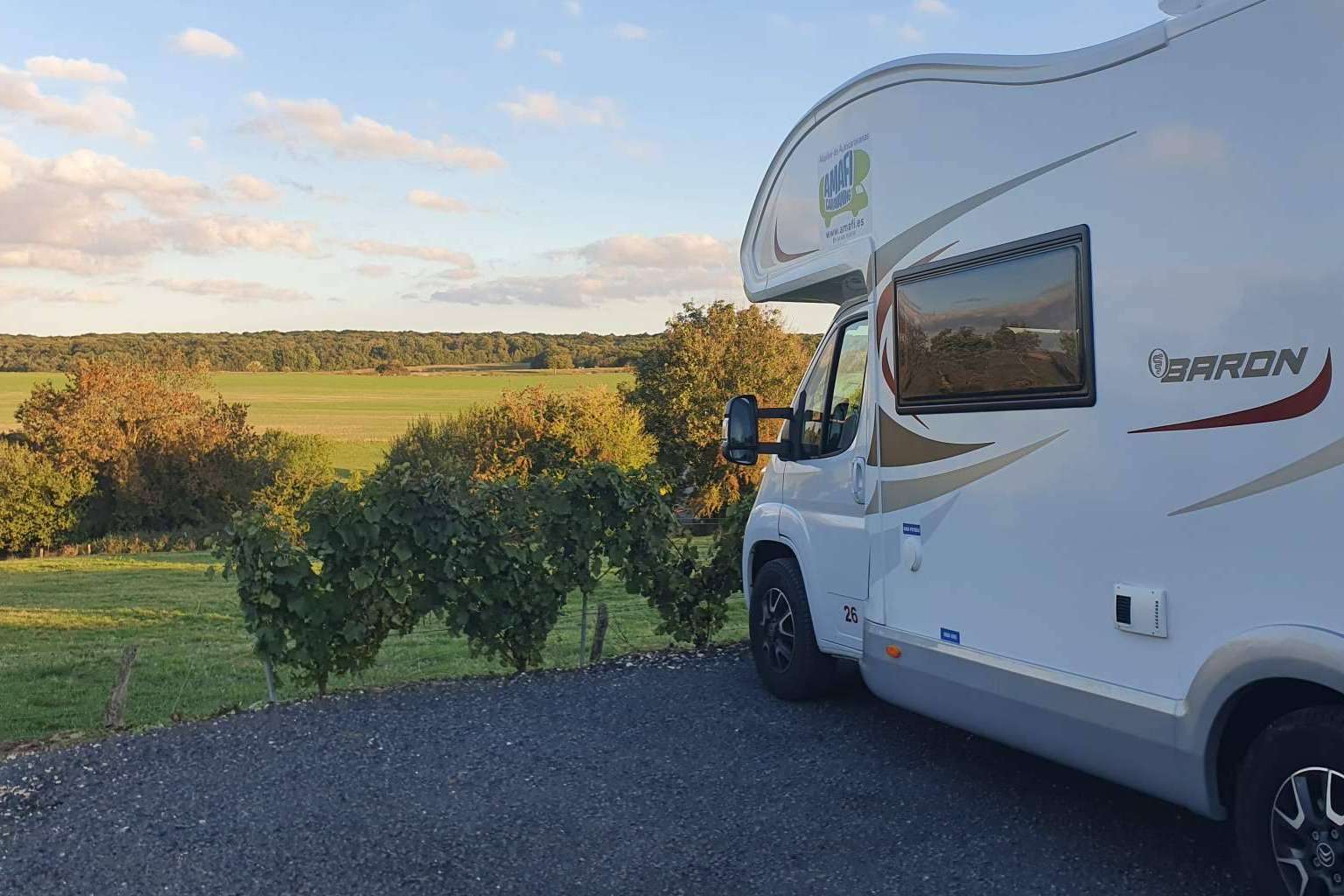 Amafi Caravaning ofrece viajes en autocaravana de alquiler por toda España