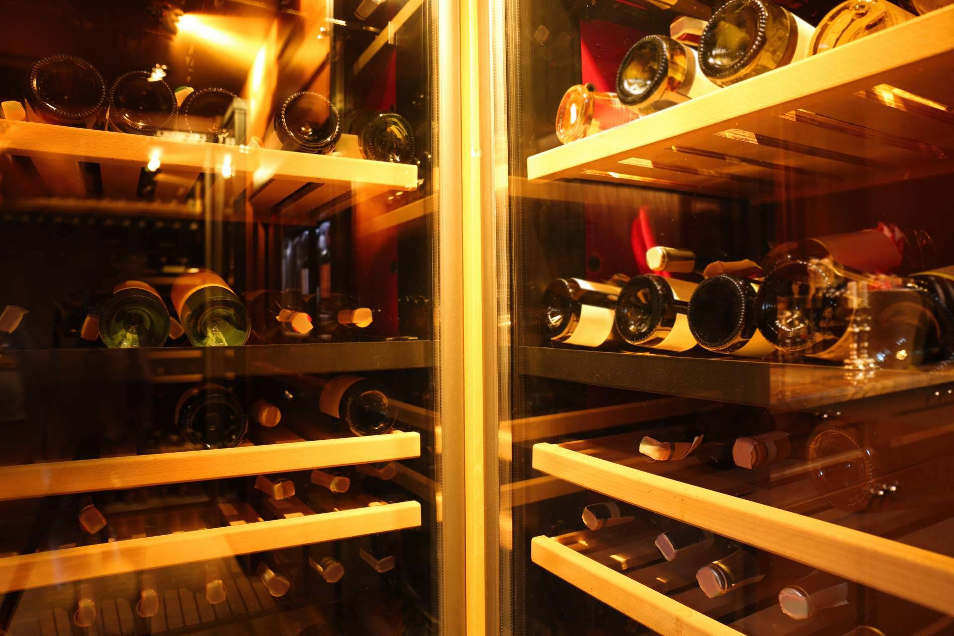 Botelleros frigoríficos y mucho más en maquinaria para el sector de hostelería, disponible en Auxihostelería