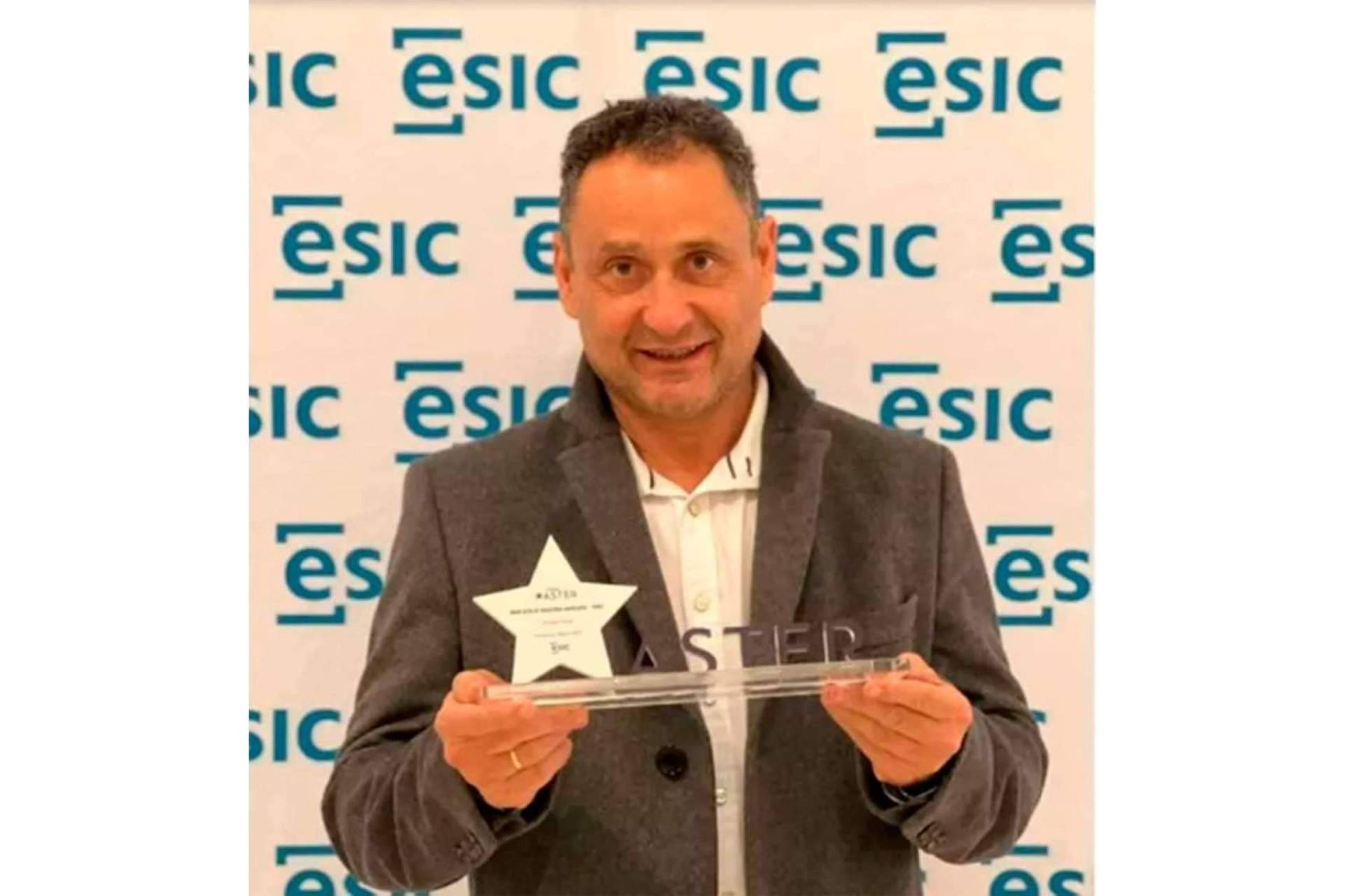 La trayectoria empresarial de la firma Enrique Tomás le otorga el galardón de los Premios Aster