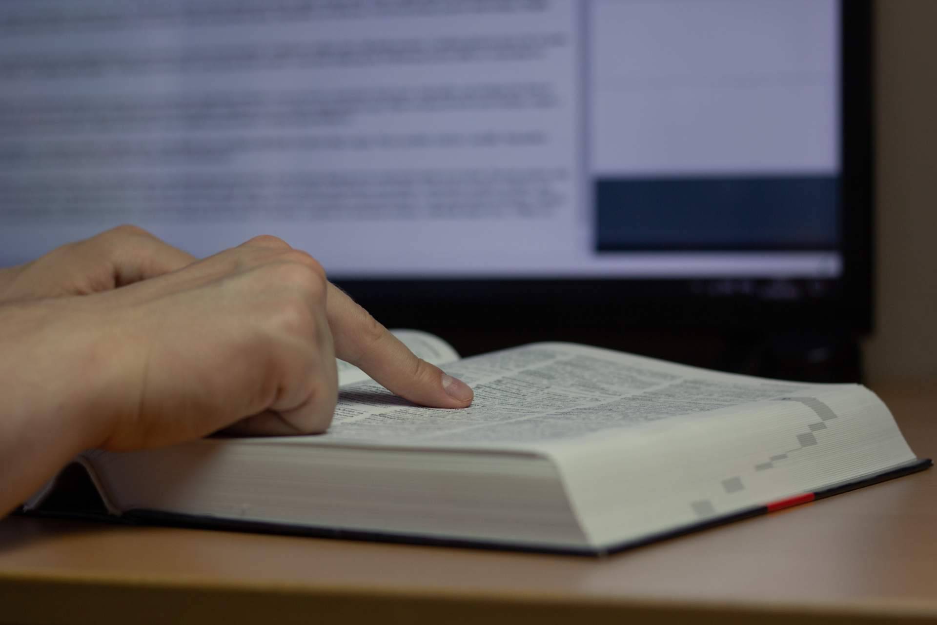 ¿Qué son las traducciones juradas?, con V.O. Traducciones