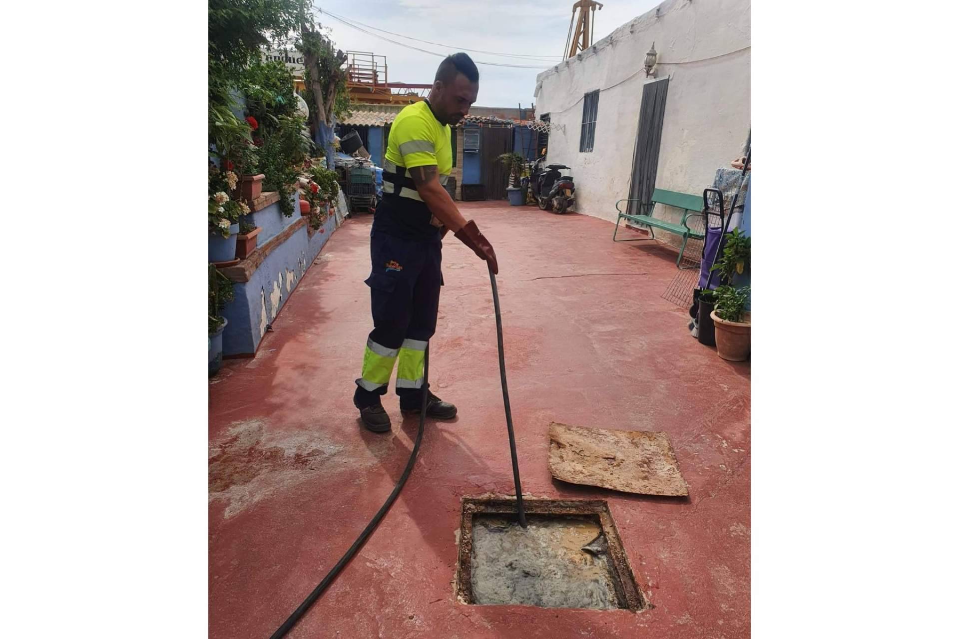 Rey Tuberías ofrece un servicio de desatoro domésticos, comunidades, locales y empresas