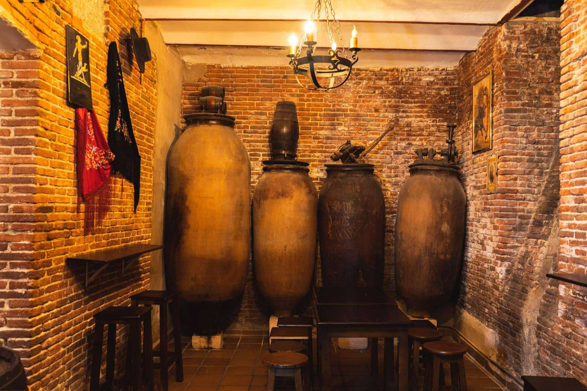 Uno de los lugares favoritos para celebrar un cumpleaños, la taberna La Copla de Madrid