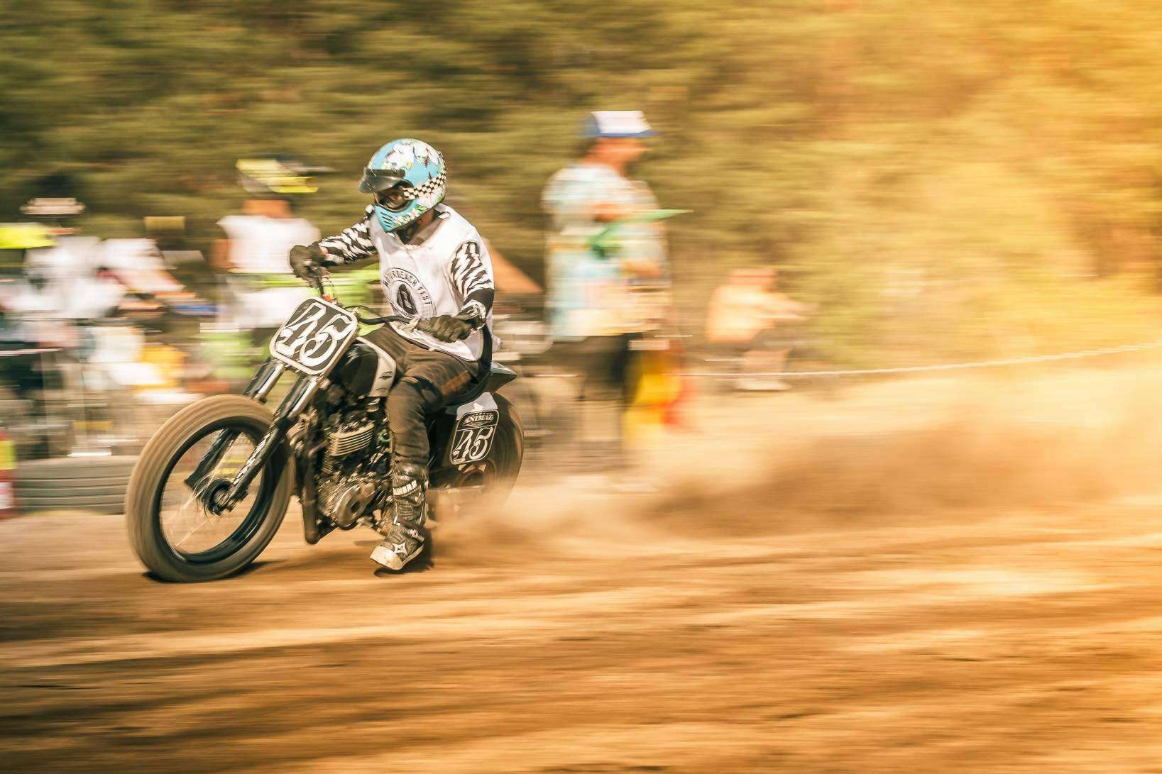 Disfrutar de una experiencia llena de adrenalina con el circuito Flat Track de Motorbeach