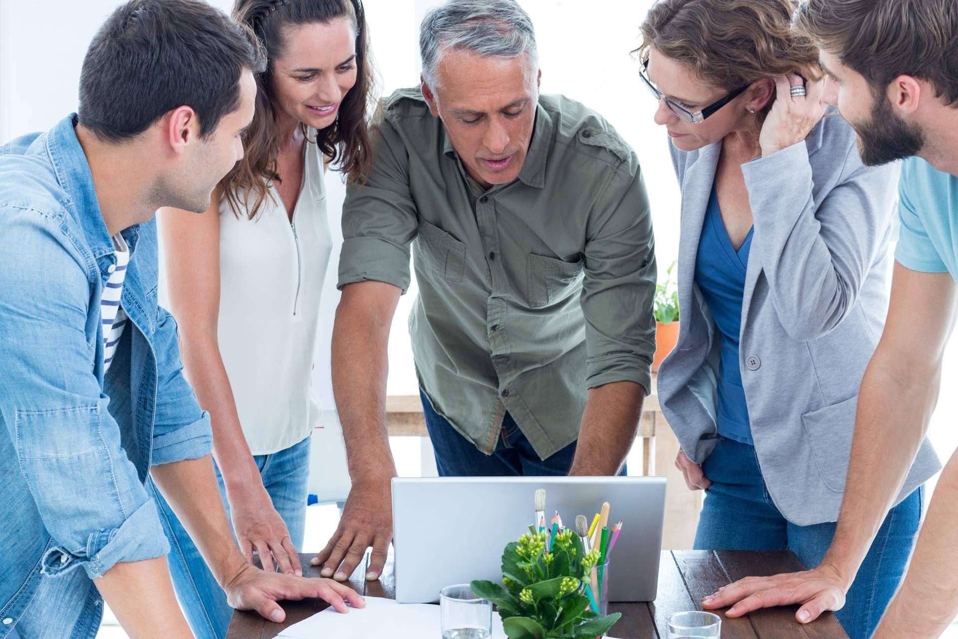 Expertos en creatividad publicitaria y branding para empresas, de la mano de adn studio