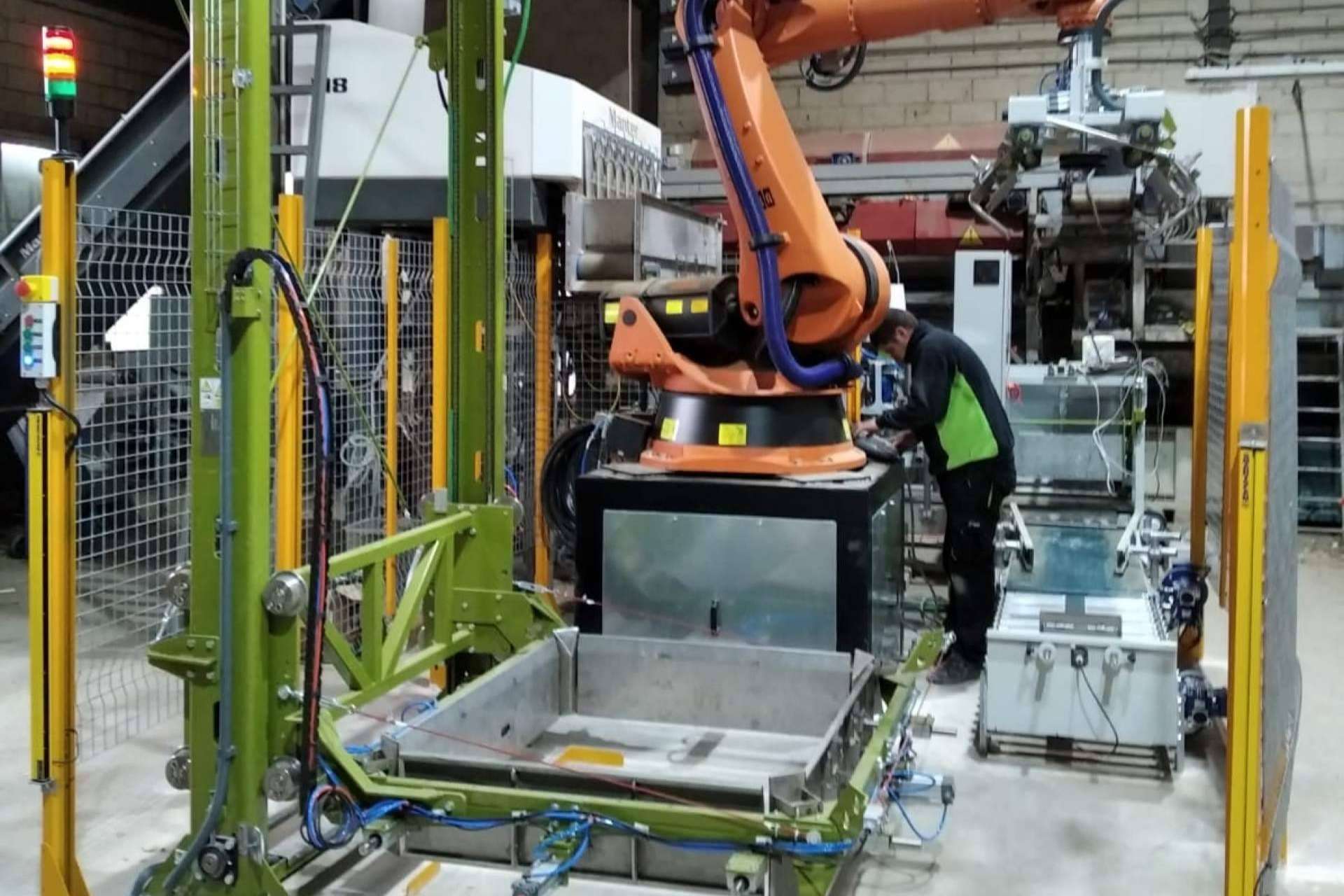 El paletizado automático juega un papel fundamental, aportando eficiencia y seguridad en la gestión industrial