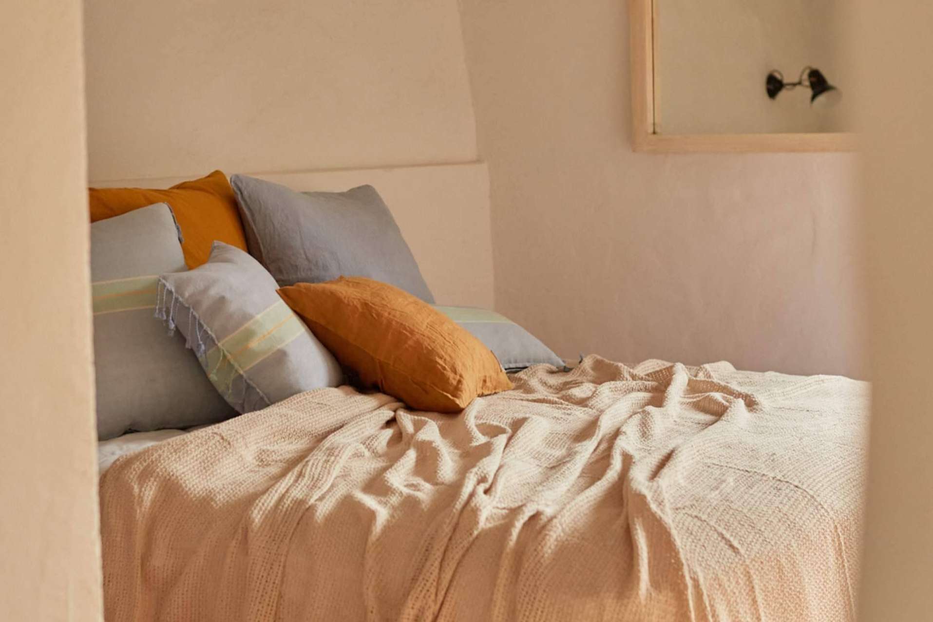 Los cojines decorativos para cama con diseños exclusivos y de excelente calidad de Calma House