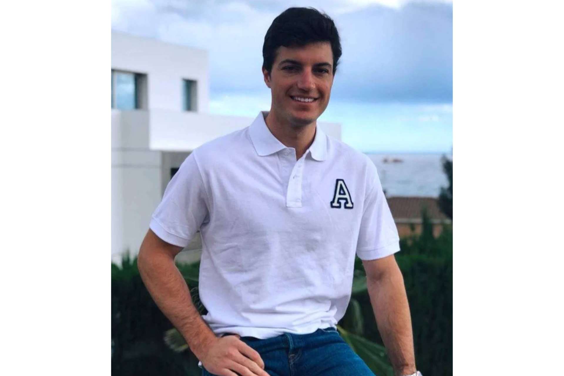 Personalizar los polos con la inicial del nombre es posible gracias a Anitials