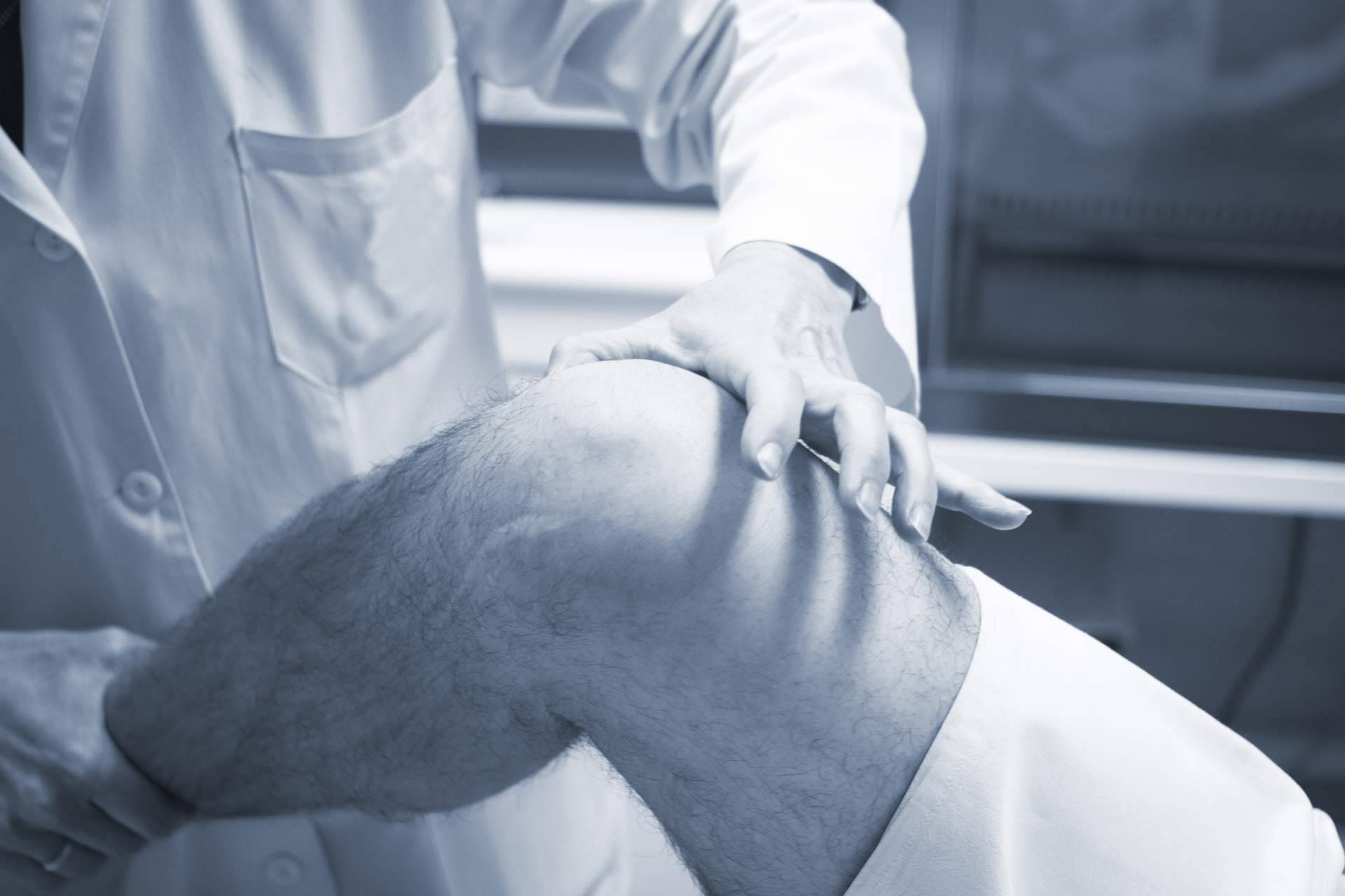 Realizarse el tratamiento de la rotura del cuerno posterior del menisco interno de la mano del Dr. Miguel Romero