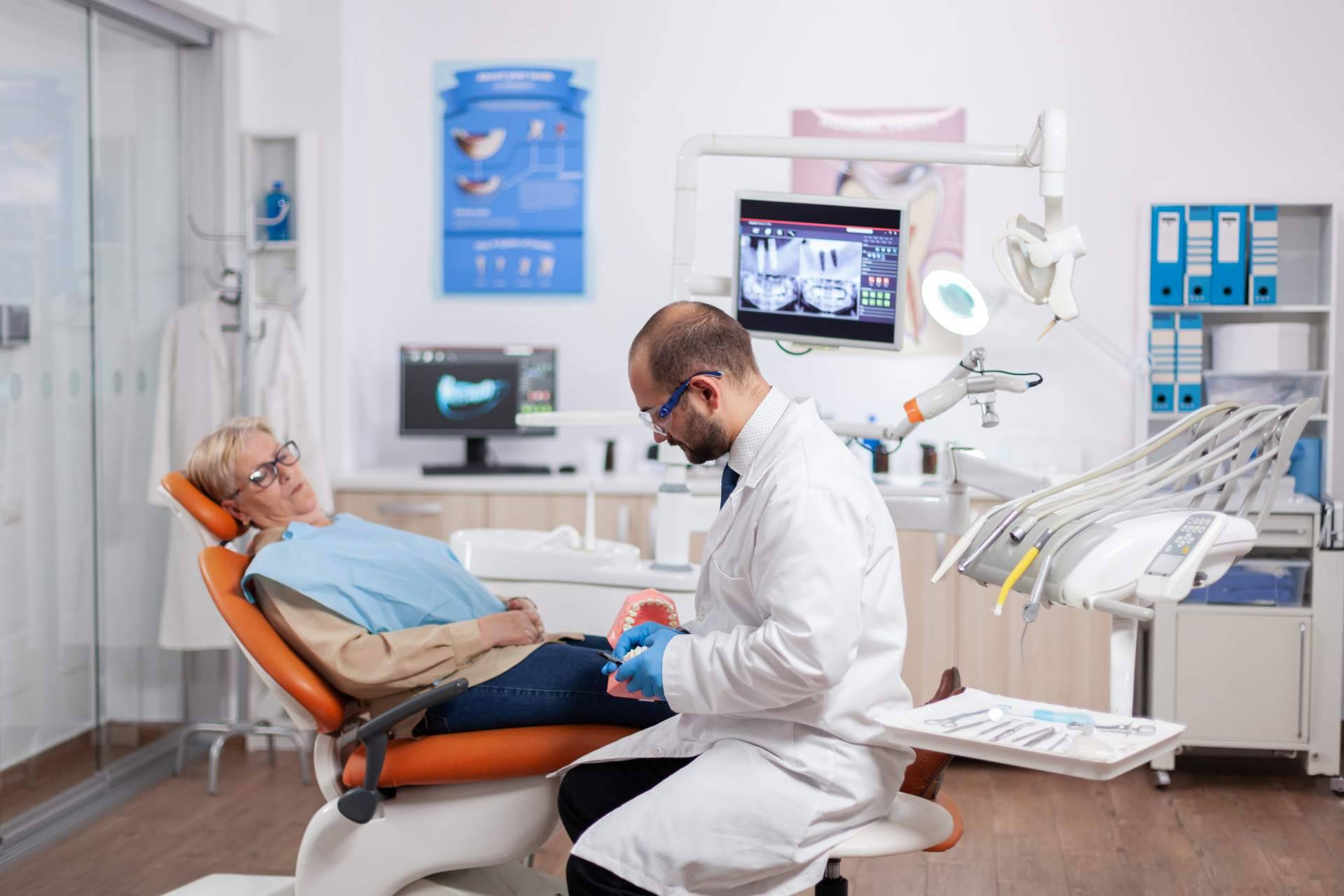 Samprodent ofrece radiografías digitales y ortopantomografía para un diagnóstico preciso y eficiente