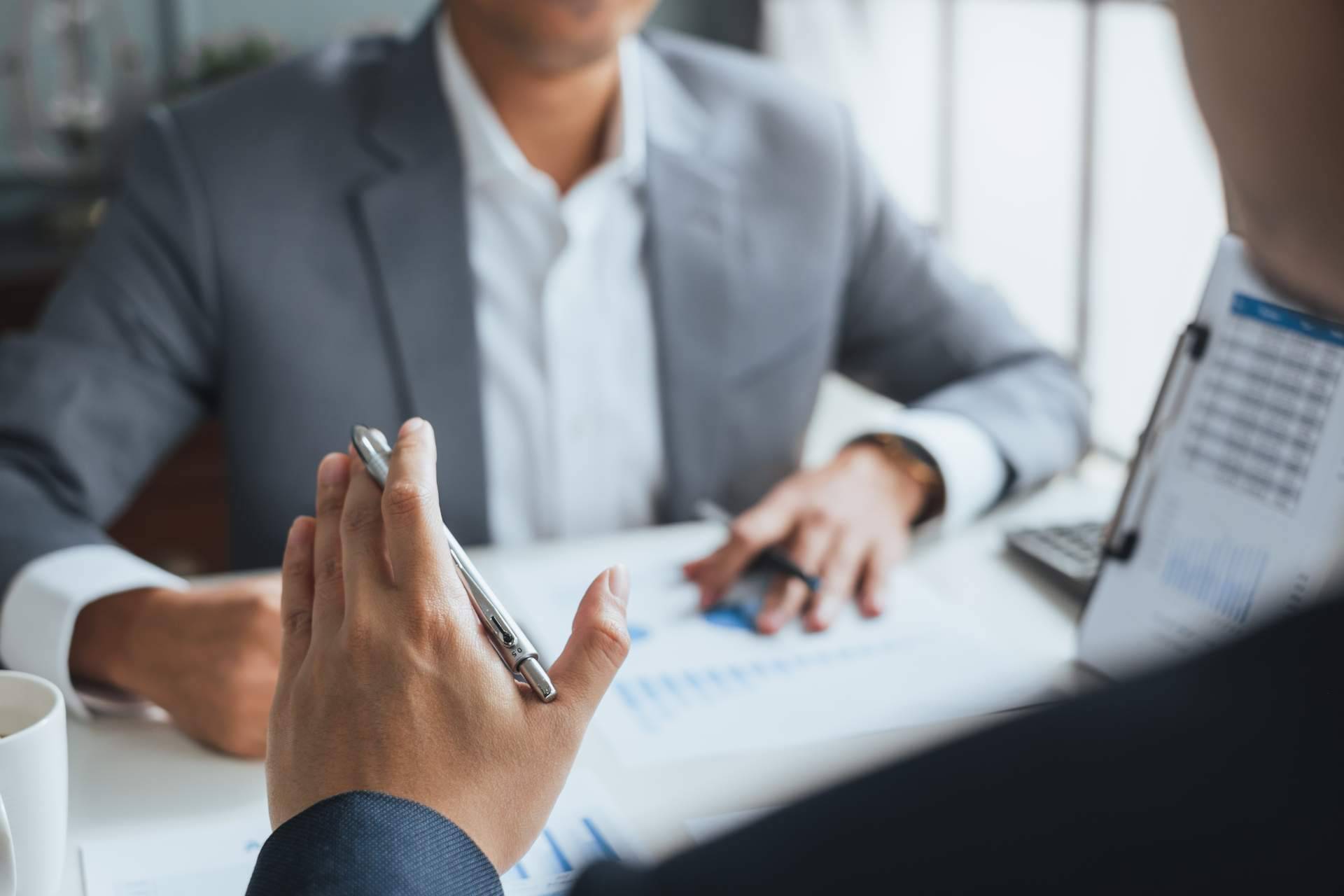 La relevancia de una razón social única y fácil de recordar para el éxito empresarial