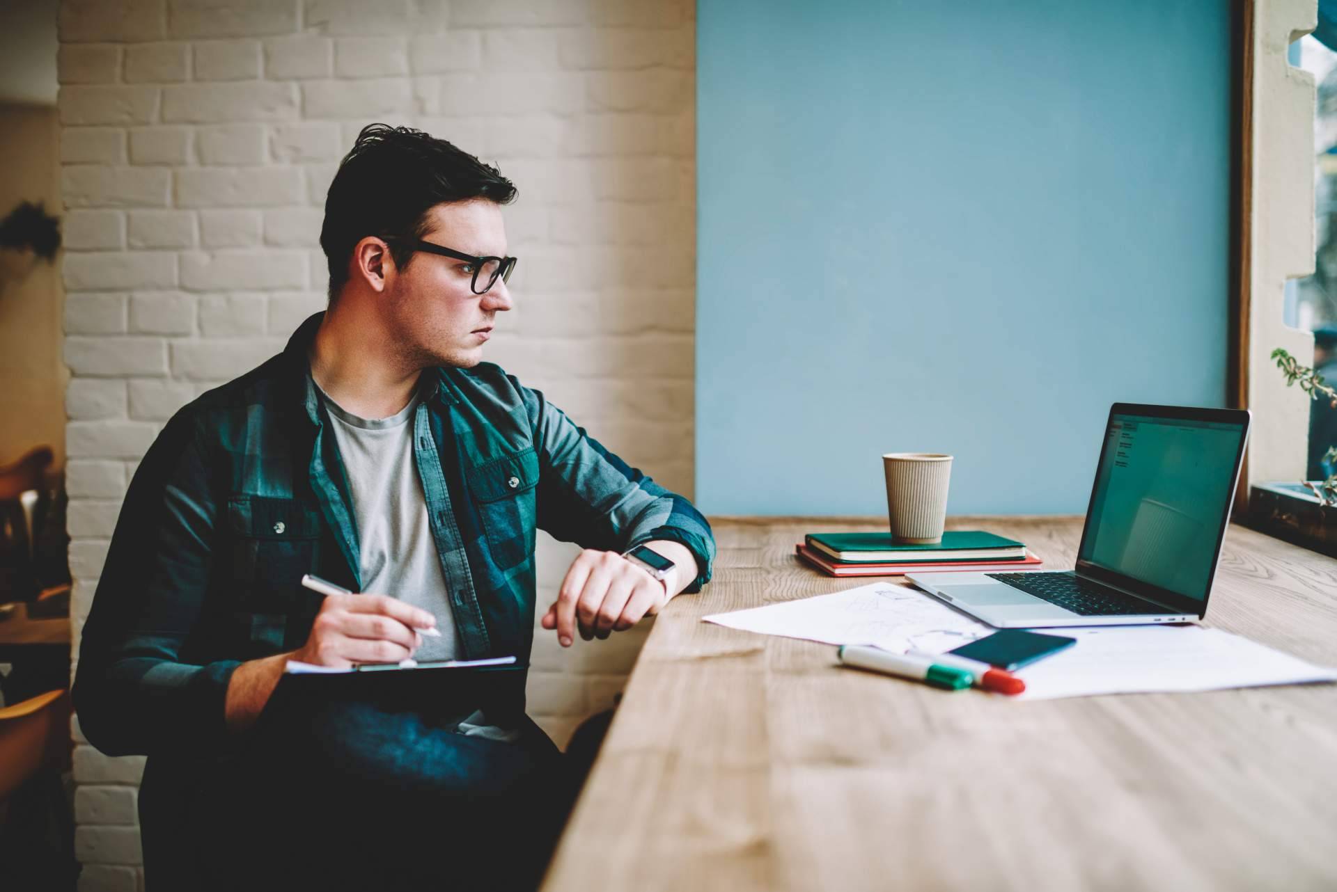 Ayuda Universitaria; asesoría para estudiantes de Navarra en la elaboración de su TFG
