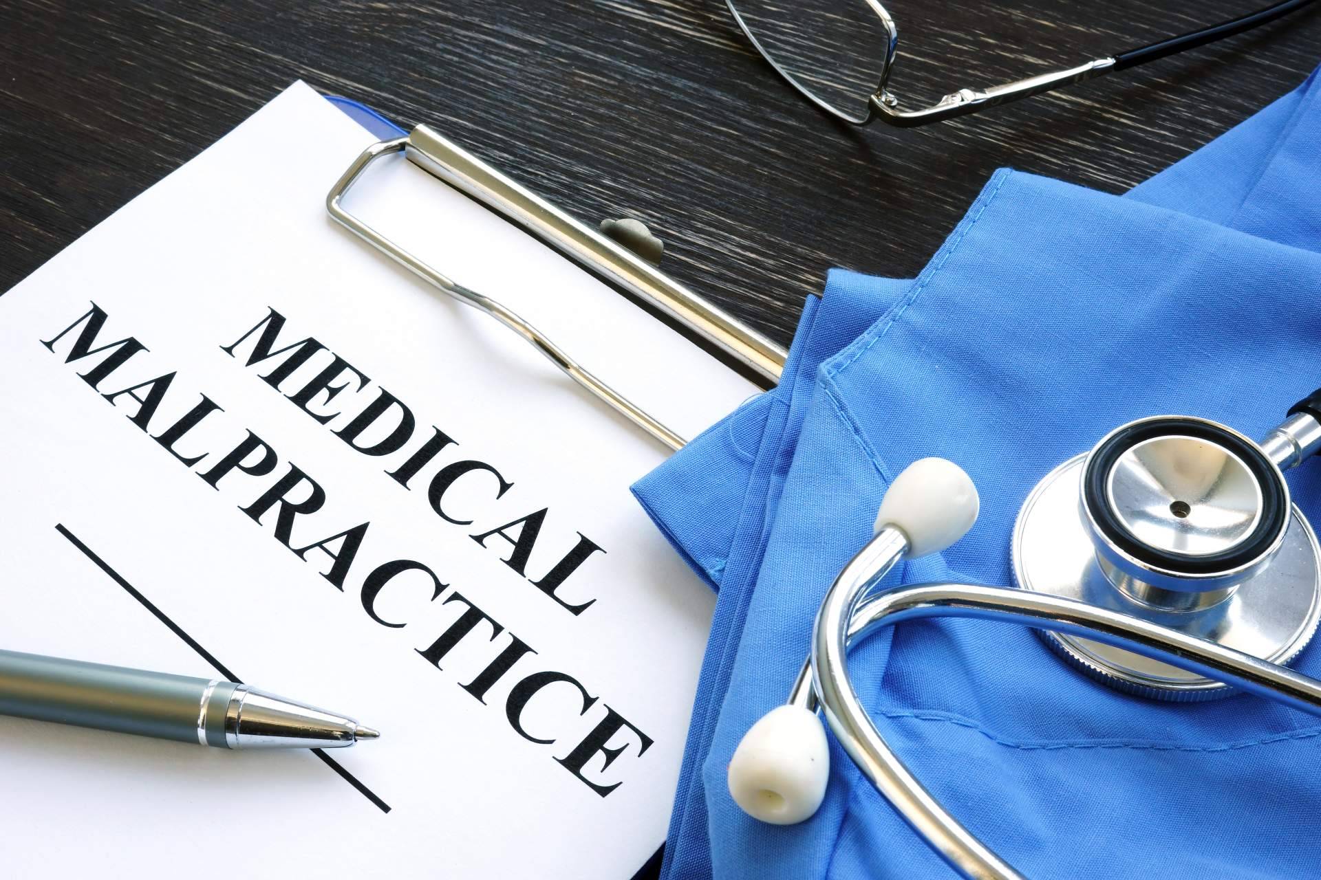 Estudio experto en negligencias médicas, con Mario Schilling