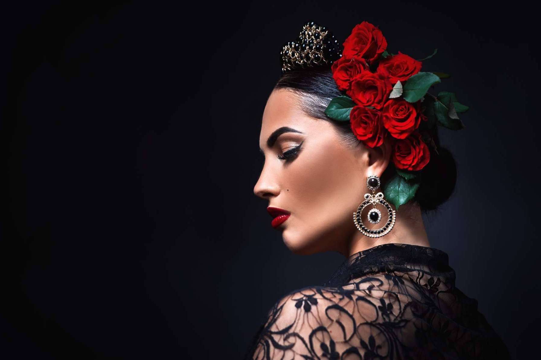 ¿Dónde encontrar las flores flamencas ideales para llevar en la feria de Málaga?