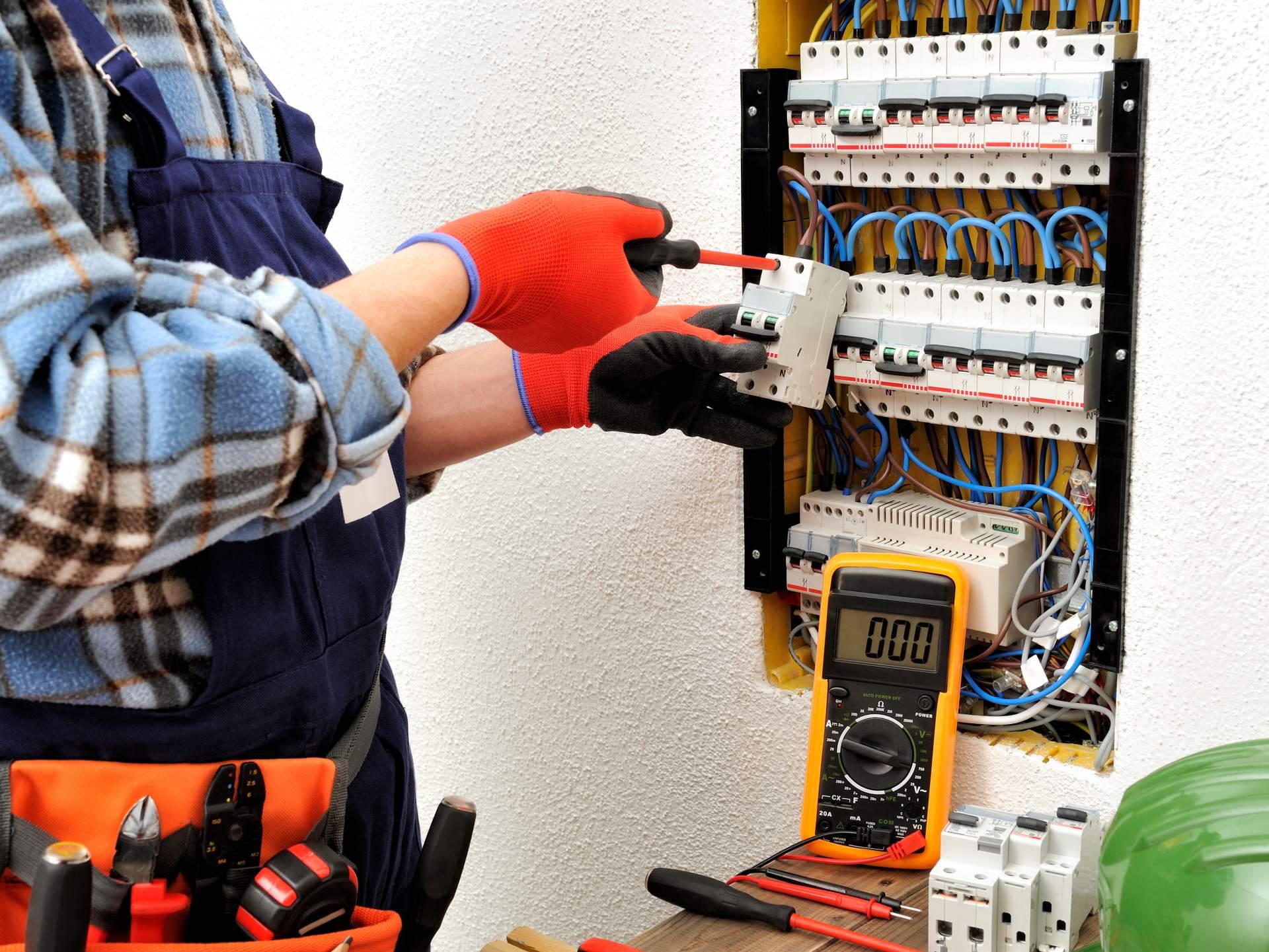 Diferenciales superinmunizados Schneider, disponibles en Cadenza Electric