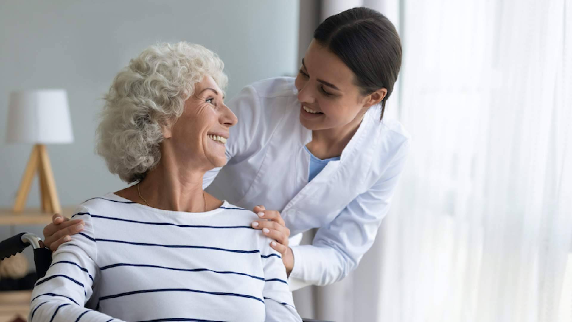 ¿Cuáles son los beneficios de la asistencia domiciliaria en Madrid?, con VitalServit