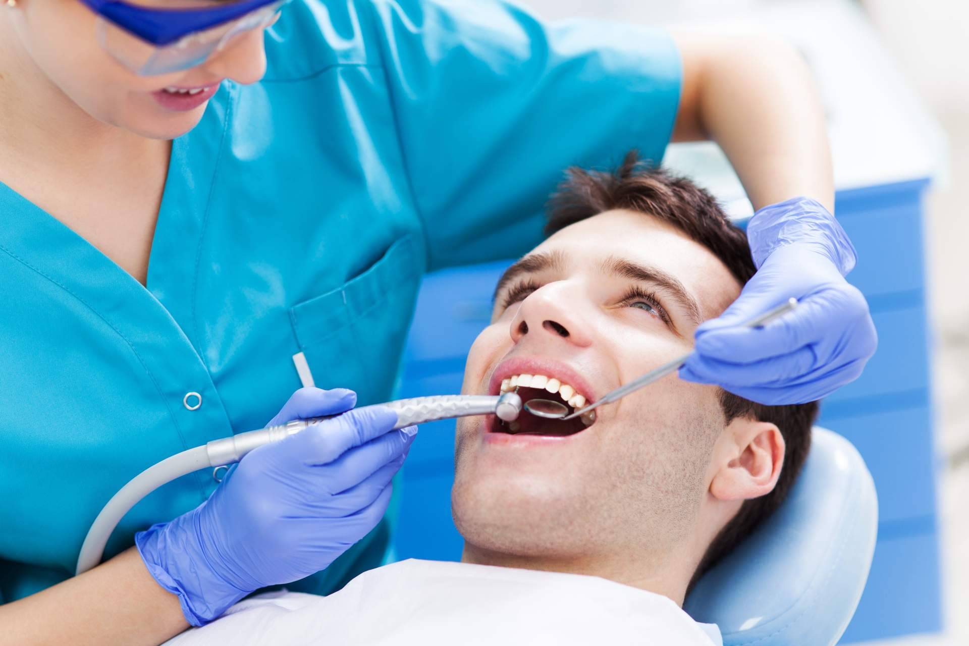 Una de las clínicas de estética dental referentes entre reconocidas personalidades, Carlos Saiz Smile