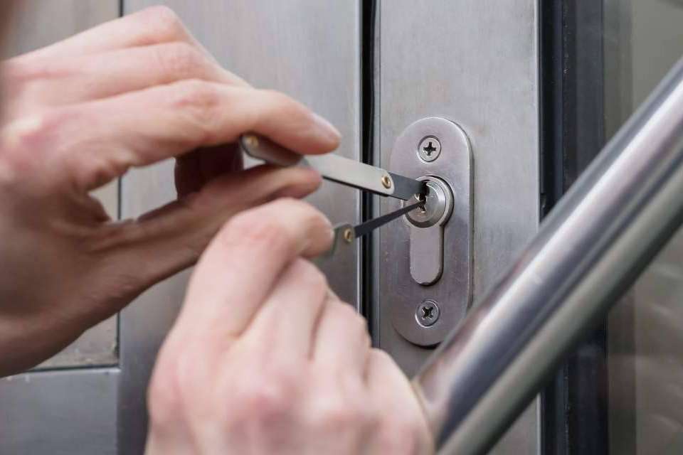 Consejos de seguridad para locales dados por Cerrajeros Madrid
