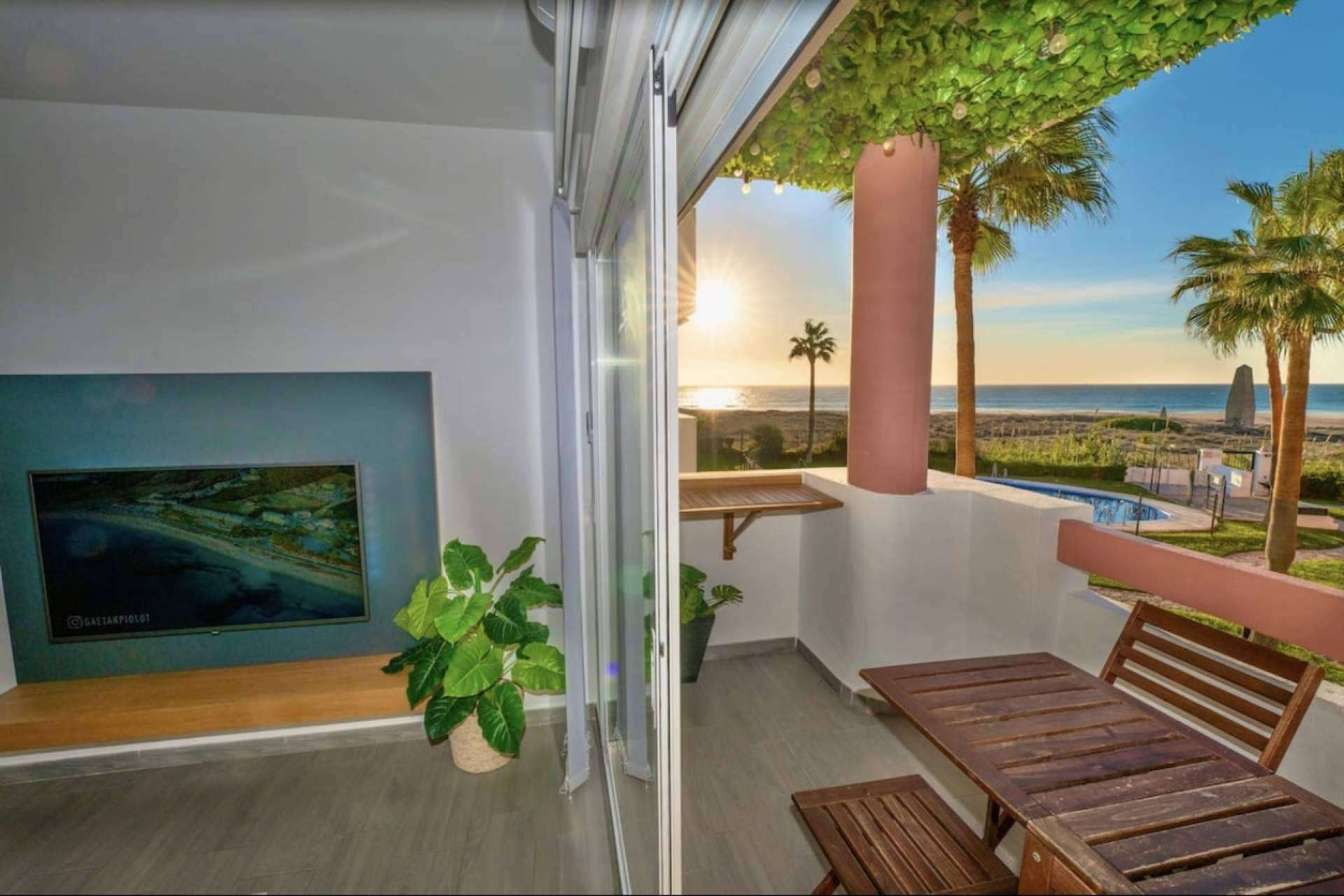 Uno de los mejores alojamientos en Zahara de los Atunes, Apartasuites Royal Zahara