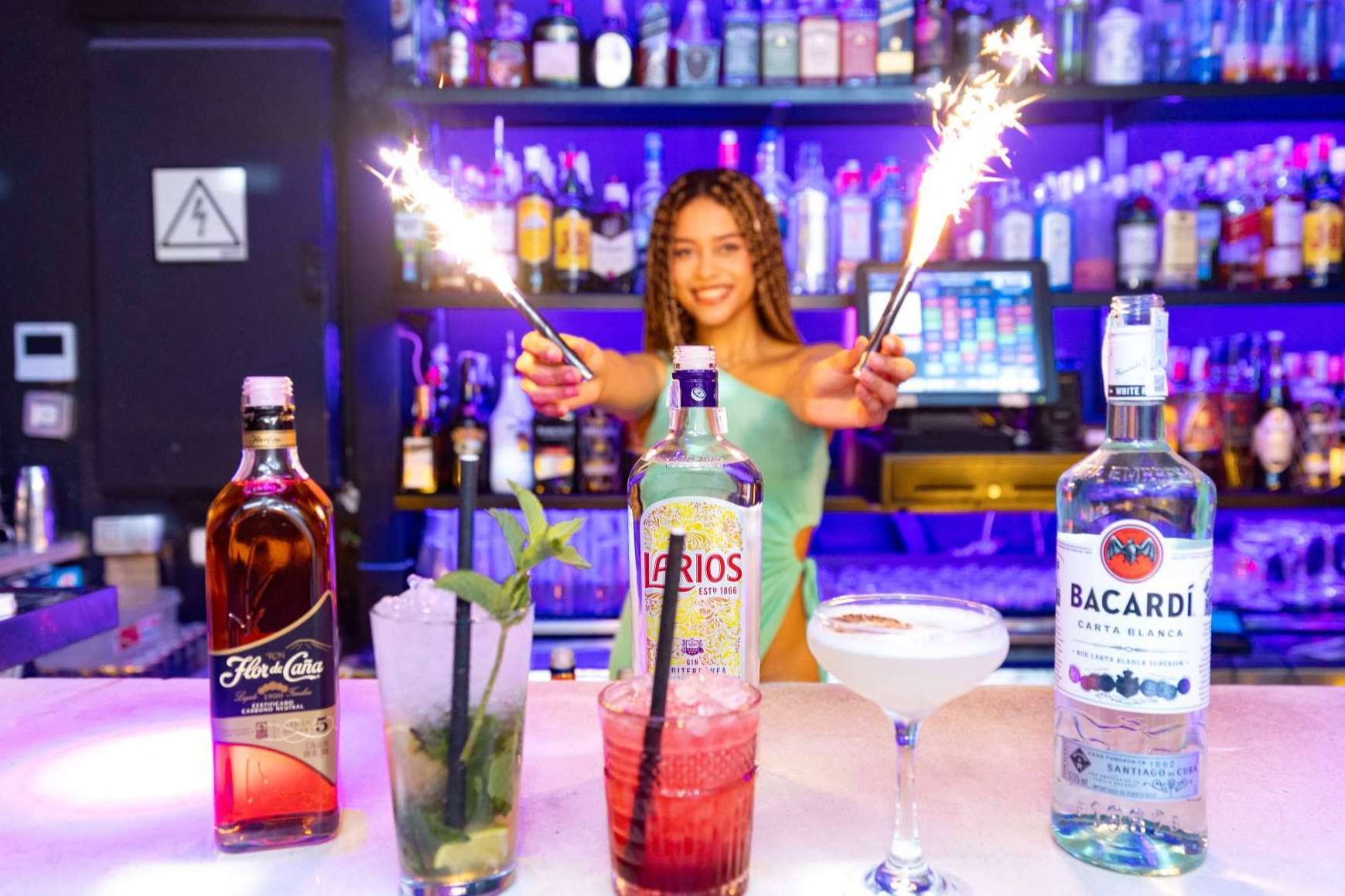 Más de 600 chupitos y shows en vivo, en Commo - Espit Chupitos Madrid Sol