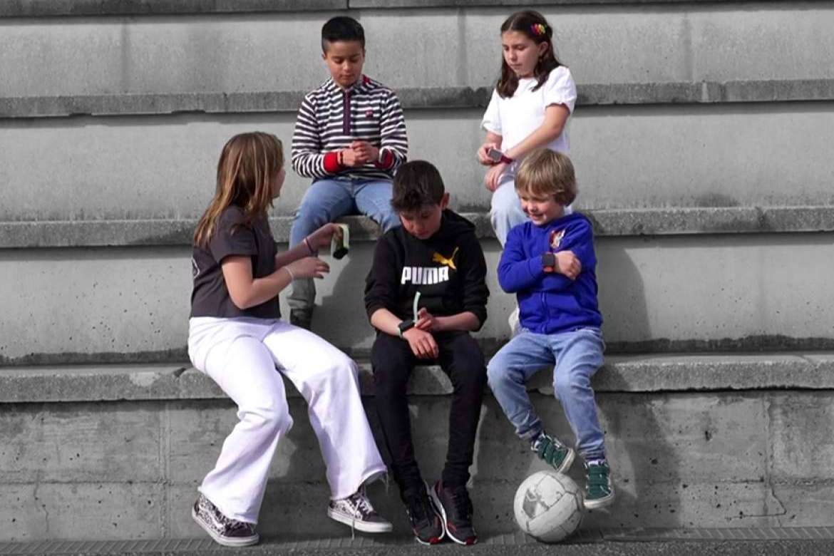 Información sobre el reloj para niños con desbloqueo facial