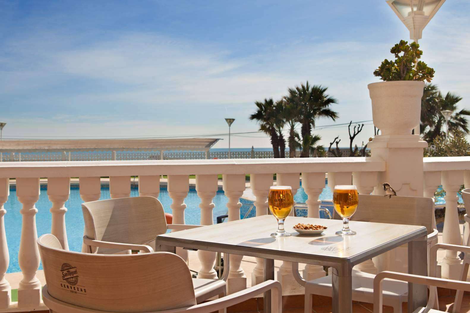 Disfrutar de unas vacaciones frente al mar, de la mano de Valhotel
