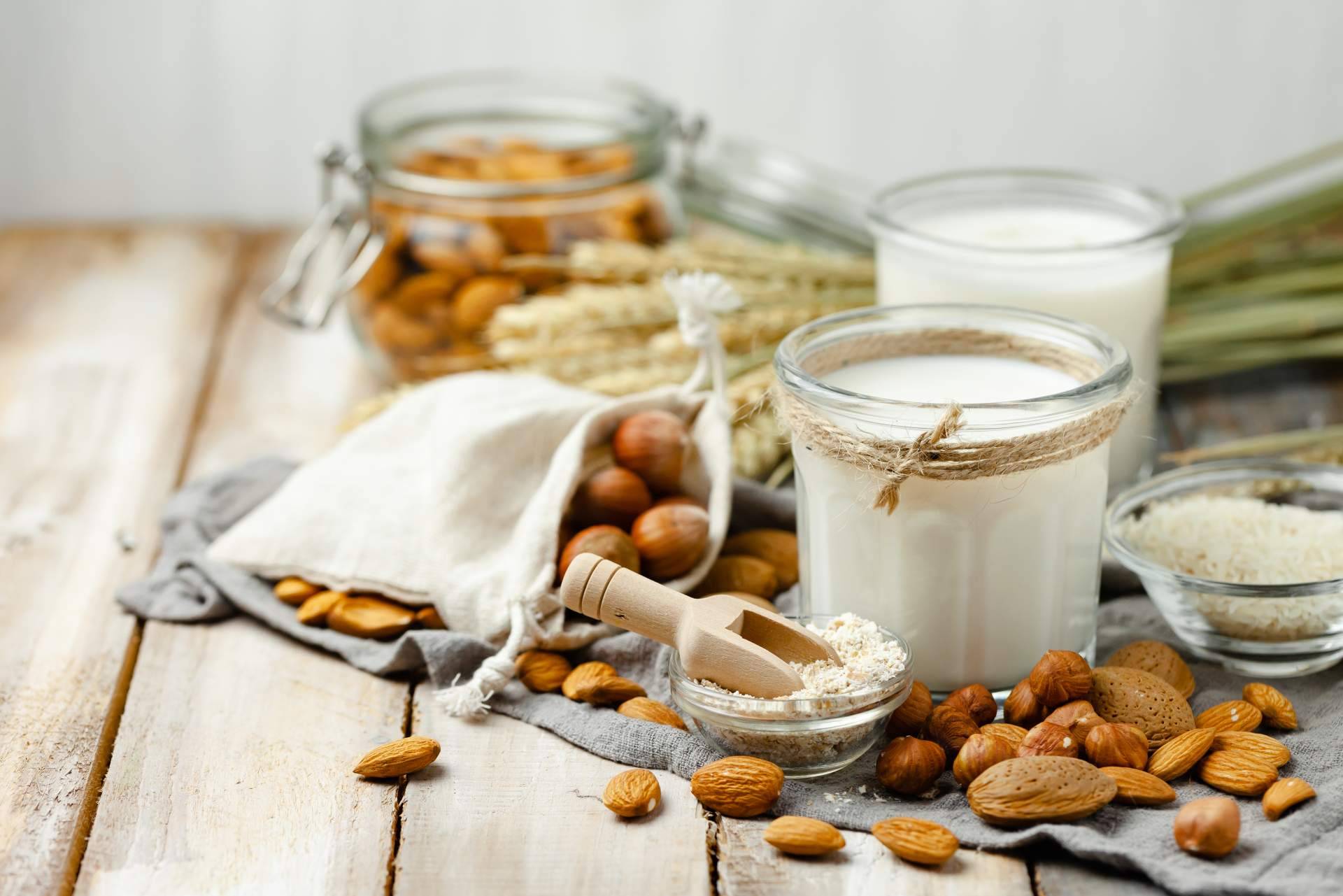Ecomil dispone de leche de almendras ecológica sin azúcar, una de las favoritas del mercado